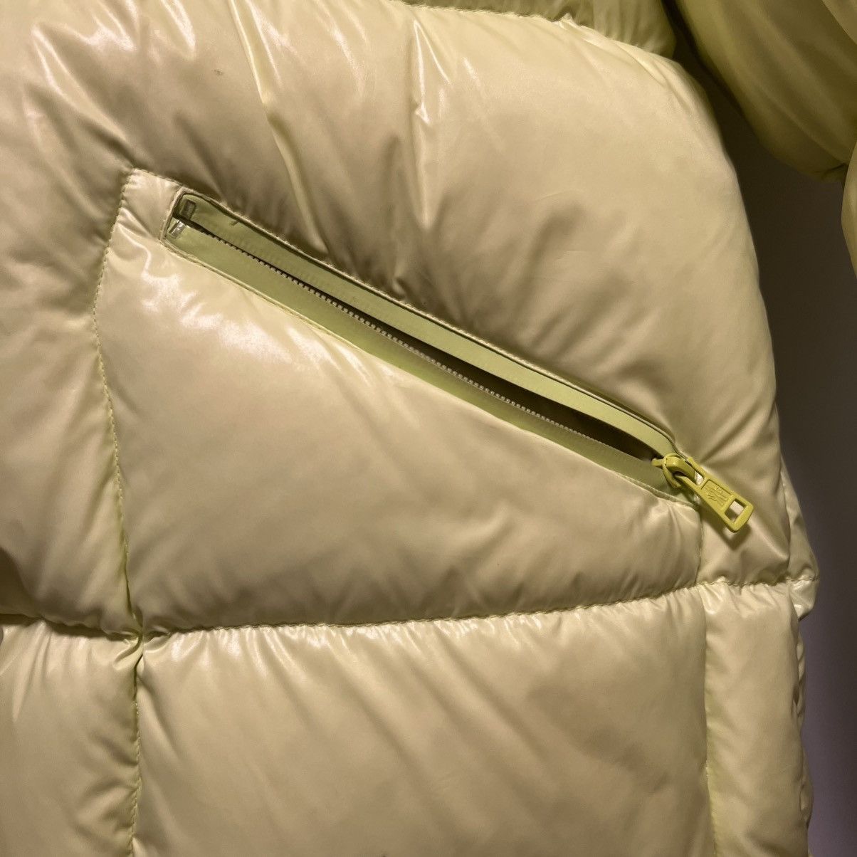 Moncler Moncler Coutard Quilted Glossed Shell Hooded Jacket Neon Size US XL / EU 56 / 4 - 4 Thumbnail