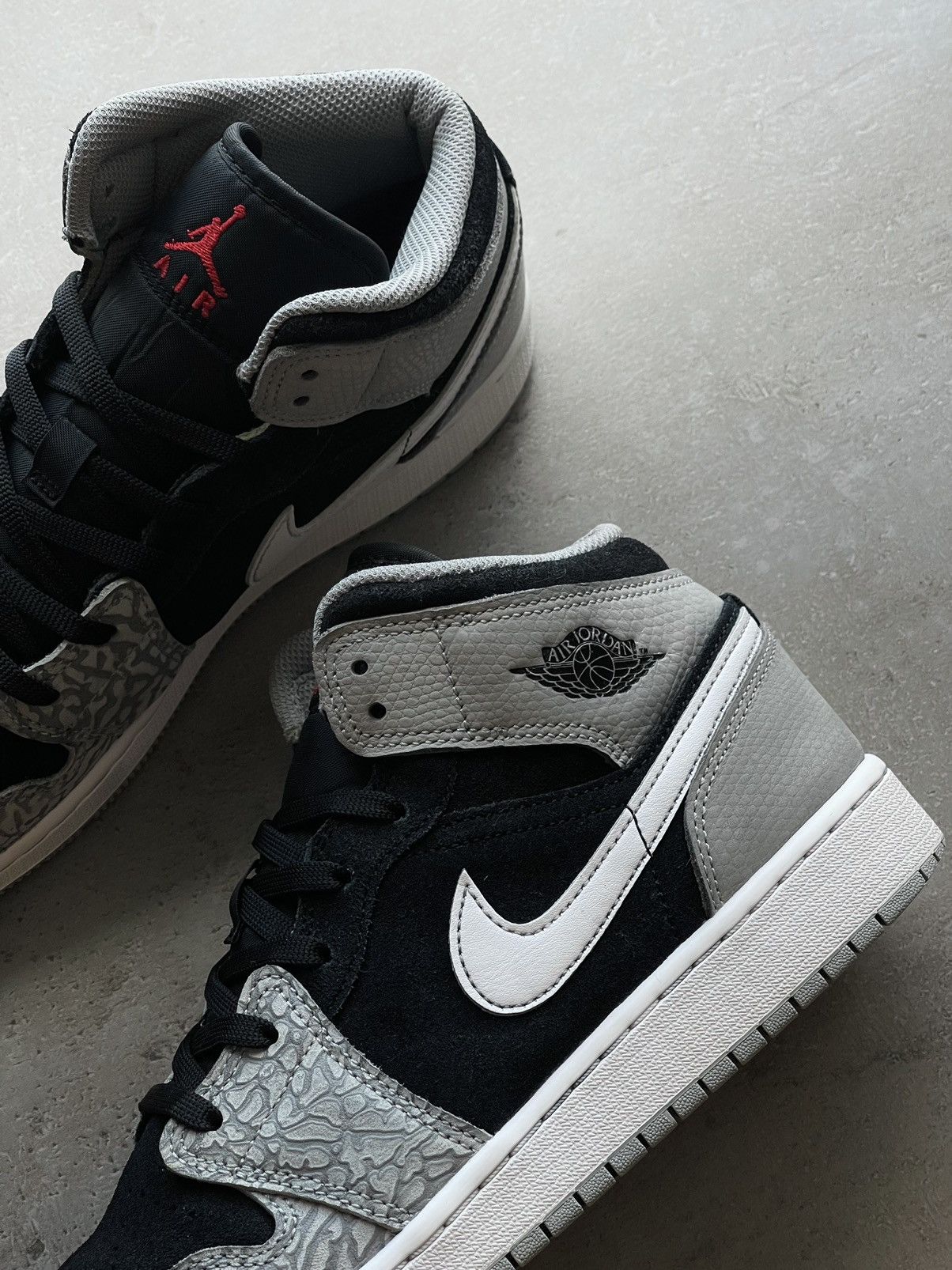 Jordan Brand Nike Air Jordan 1 Mid Elephant Print Sneakers Size 39/24,5cm Size US 6.5 / IT 36.5 - 5 Thumbnail