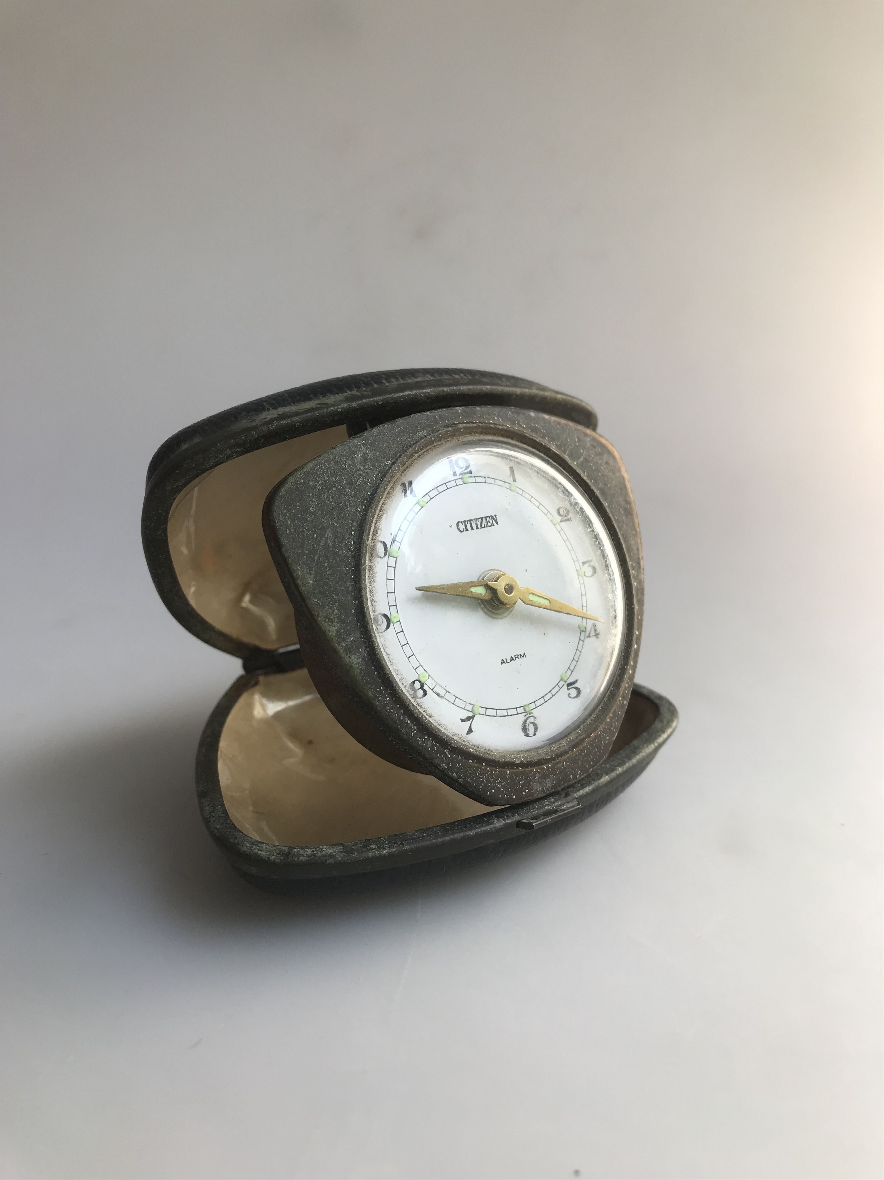 Vintage Citizen Alarm watch - Triangular shape, red case. Untested Size ONE SIZE - 6 Thumbnail