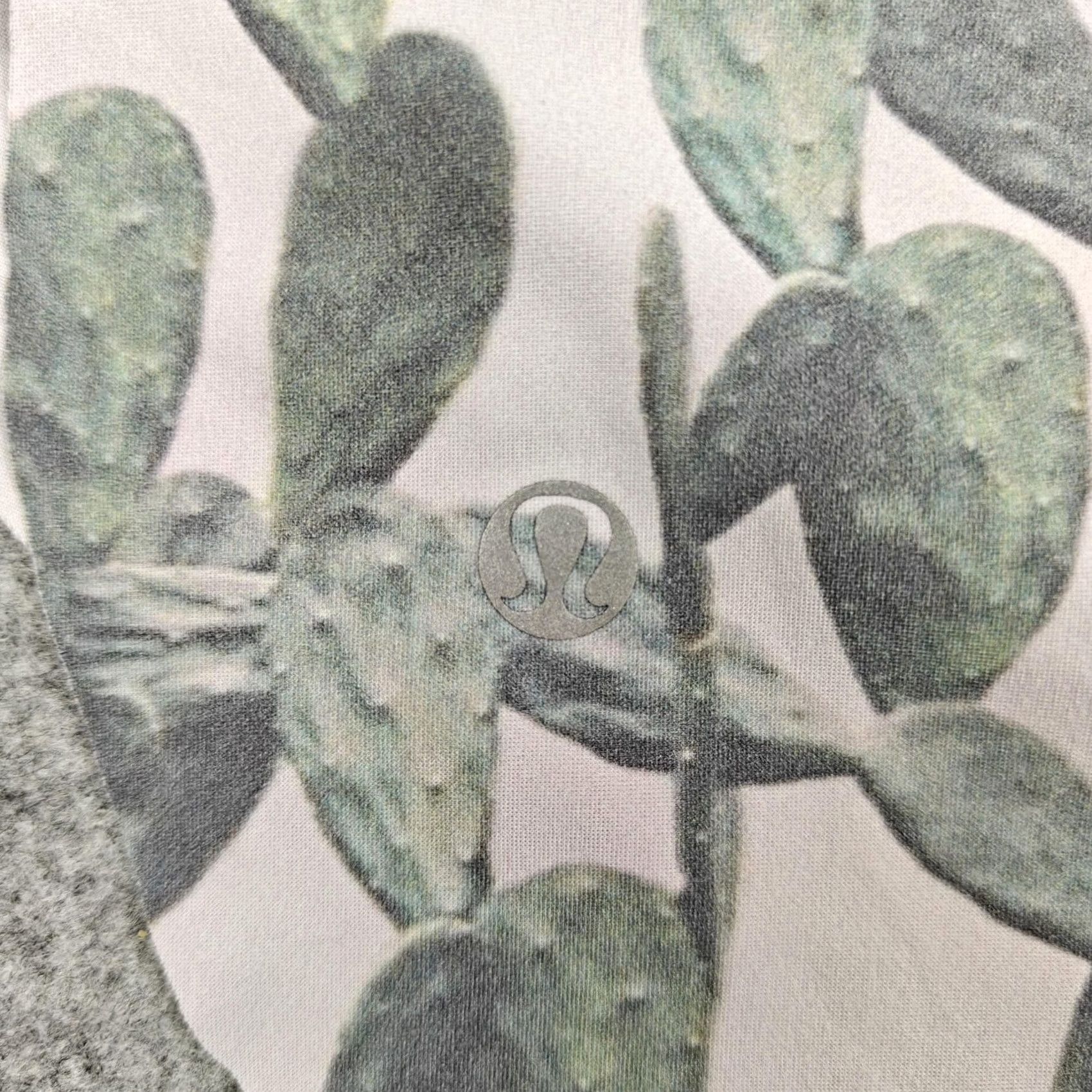 Lululemon Lululemon Tank Top Womens 8 Green Cactus Print Halter Strappy Yoga Athletic Shirt Camisole Sleeveless Racerback Short URL: N/A Size M / US 6-8 / IT 42-44 - 3 Thumbnail
