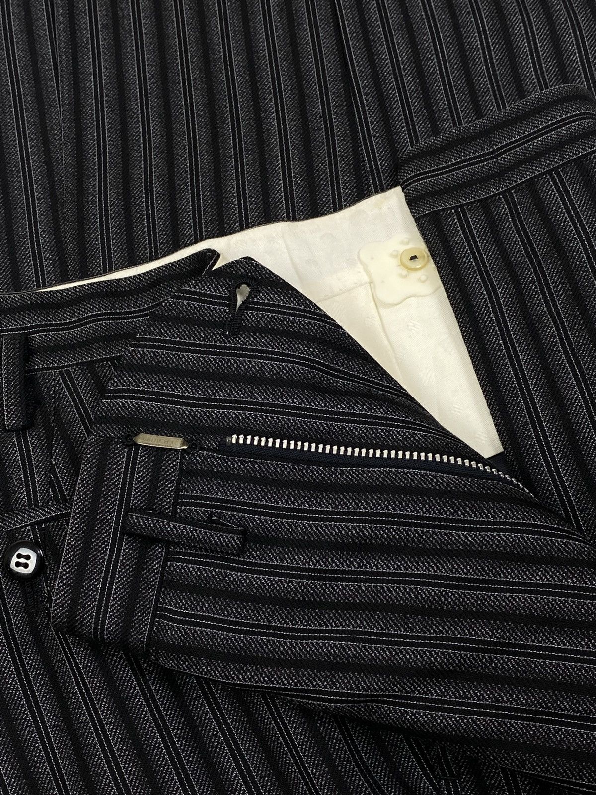 Japanese Brand 💸SOLD P4YP4I💸 Japanese Stripe Pants Pleated Trouser Size US 34 / EU 50 - 9 Thumbnail