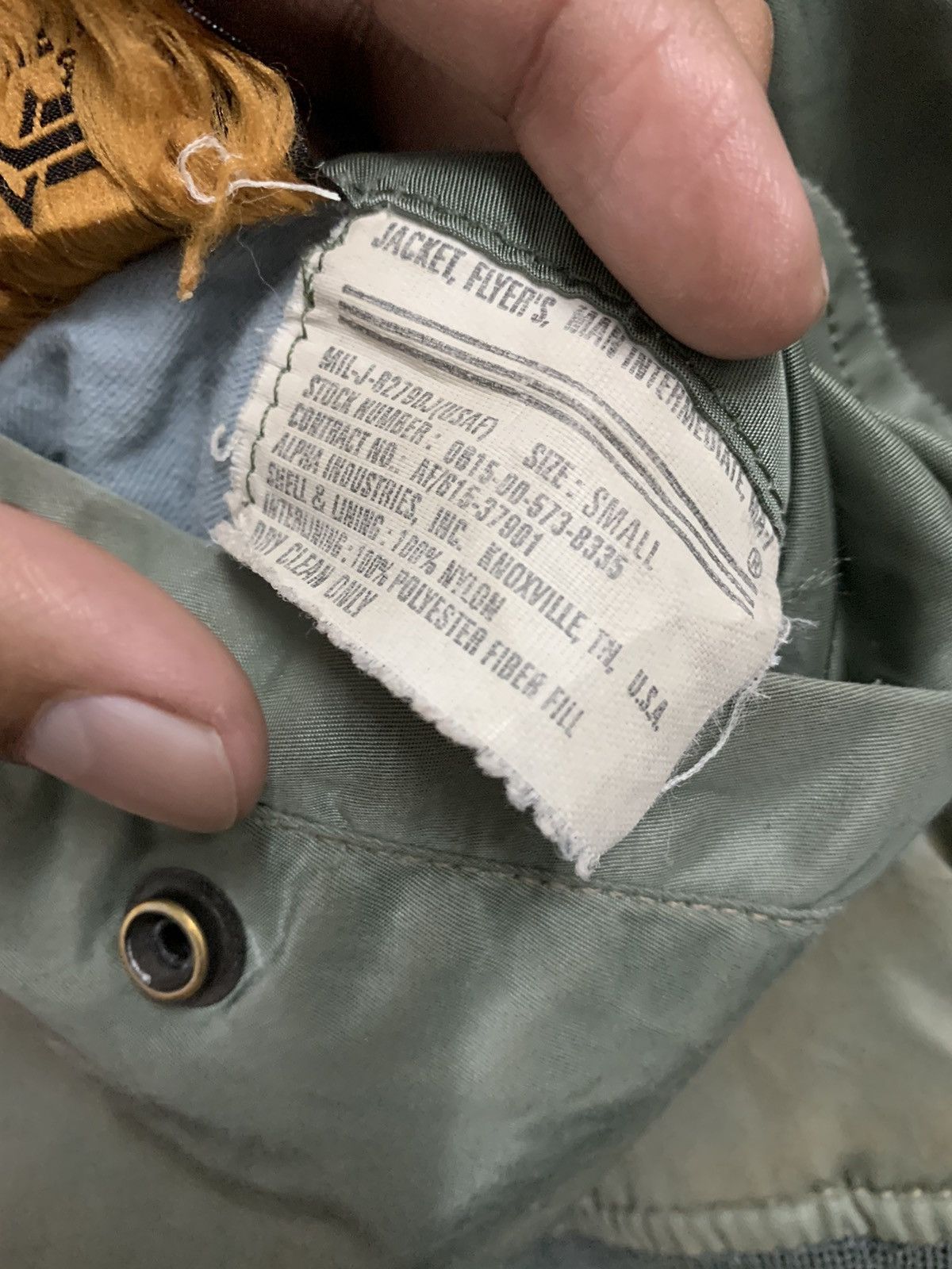 Alpha Industries Vintage Alpha Industries Riversible Distressed Bomber Jacket Size US L / EU 52-54 / 3 - 10 Thumbnail