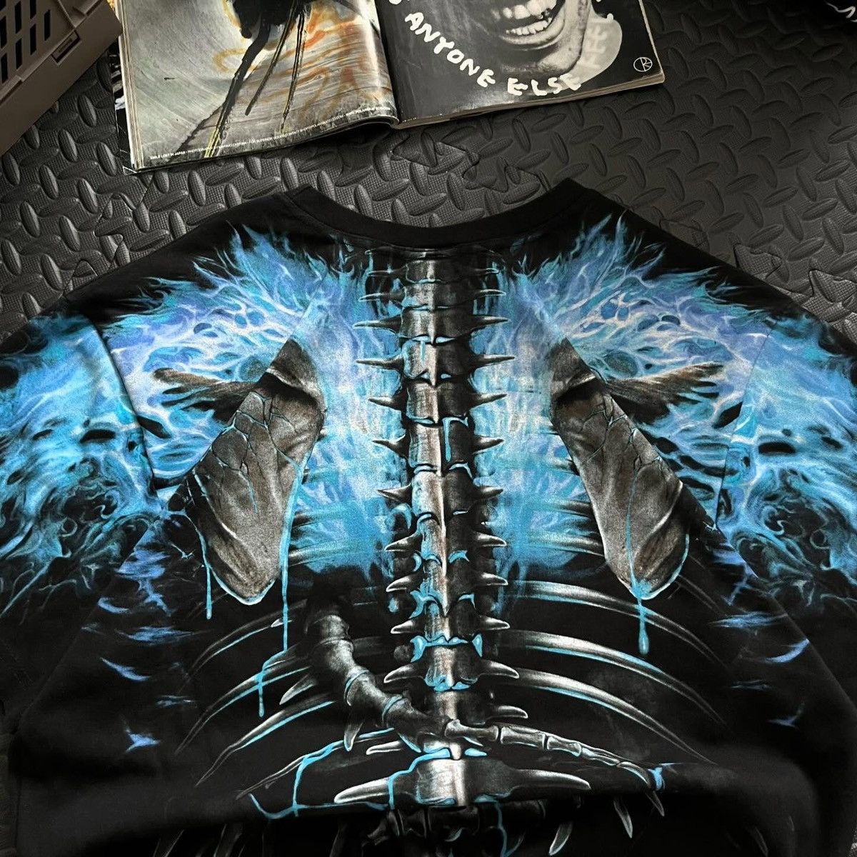 Liquid Blue Vintage y2k Skull All Over Print t shirt Size US XL / EU 56 / 4 - 5 Thumbnail