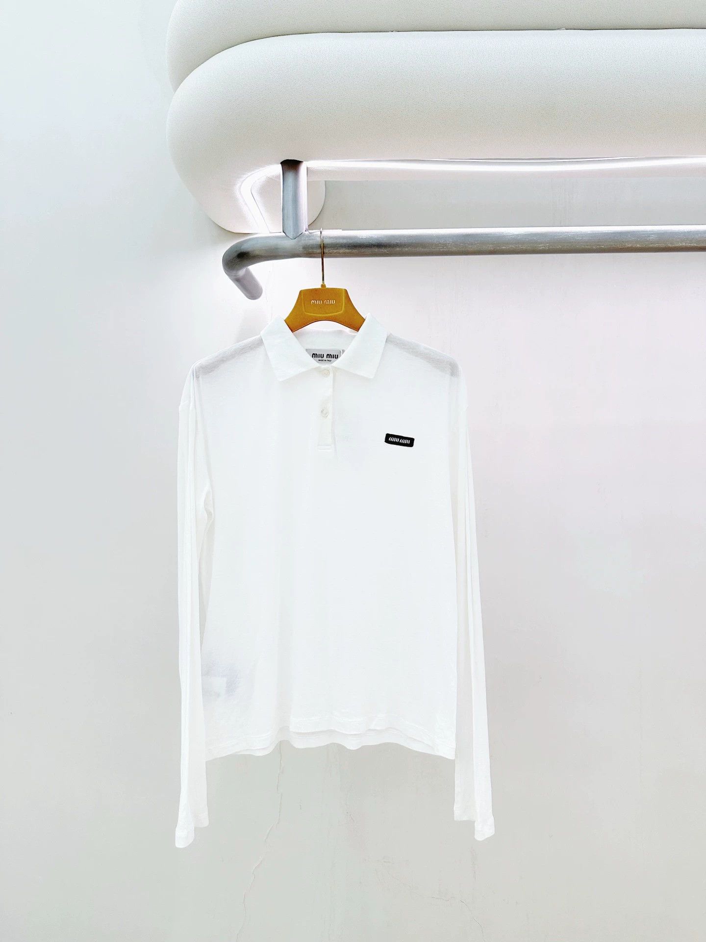 Miu Miu MIU MIU White Polo XS Used Size XS / US 0-2 / IT 36-38 - 1 Thumbnail