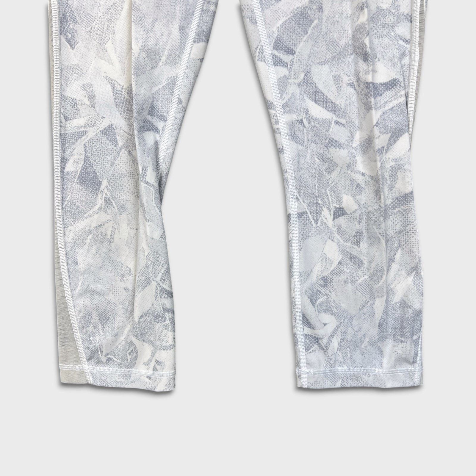 Lululemon Lululemon Train Times Crop 21" Size 6 High Rise Yoga Legging Size 28" / US 6 / IT 42 - 4 Thumbnail