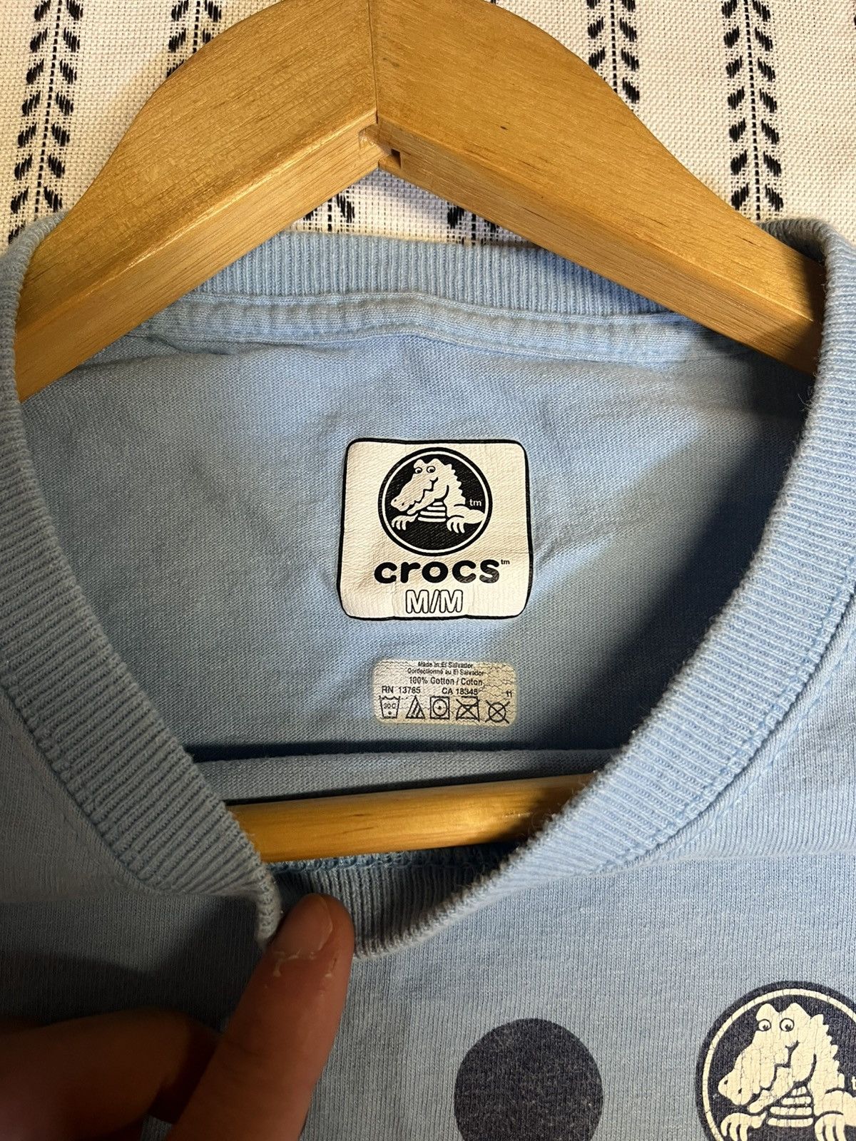 Crocs Early 2000s Crocs Logo Tee Sz M Size US M / EU 48-50 / 2 - 2 Thumbnail
