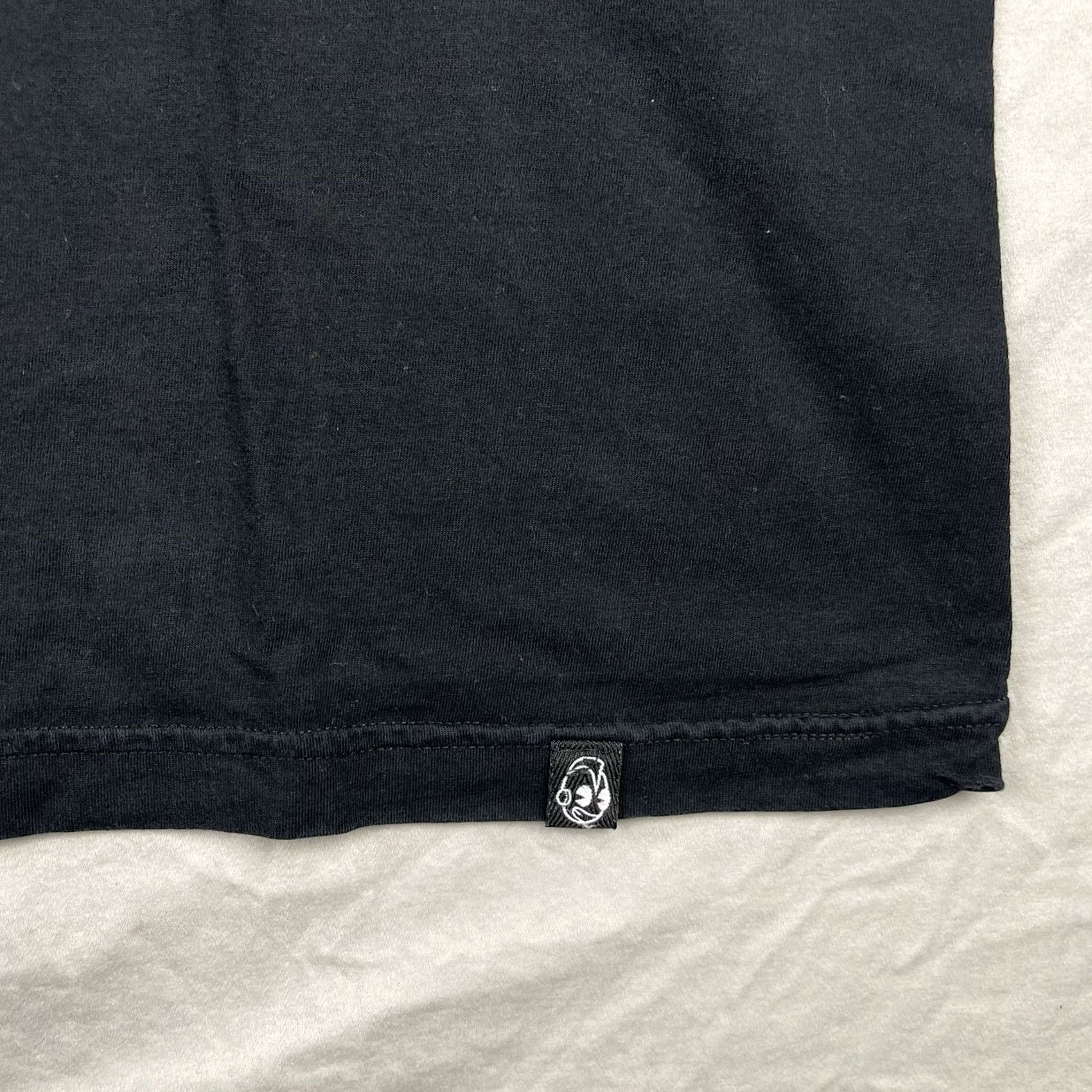 Vintage VINTAGE Kidrobot Shirt XL Mens Resist Mascot Made In USA Y2K Black Vintage Shirt Size US XL / EU 56 / 4 - 3 Thumbnail
