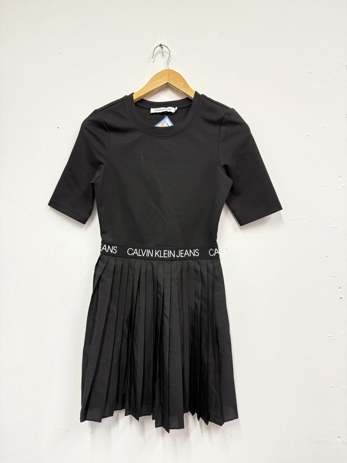 Other Calvin Klein Jeans Black Pleated Dress XS Size XS / US 0-2 / IT 36-38 - 1 Thumbnail