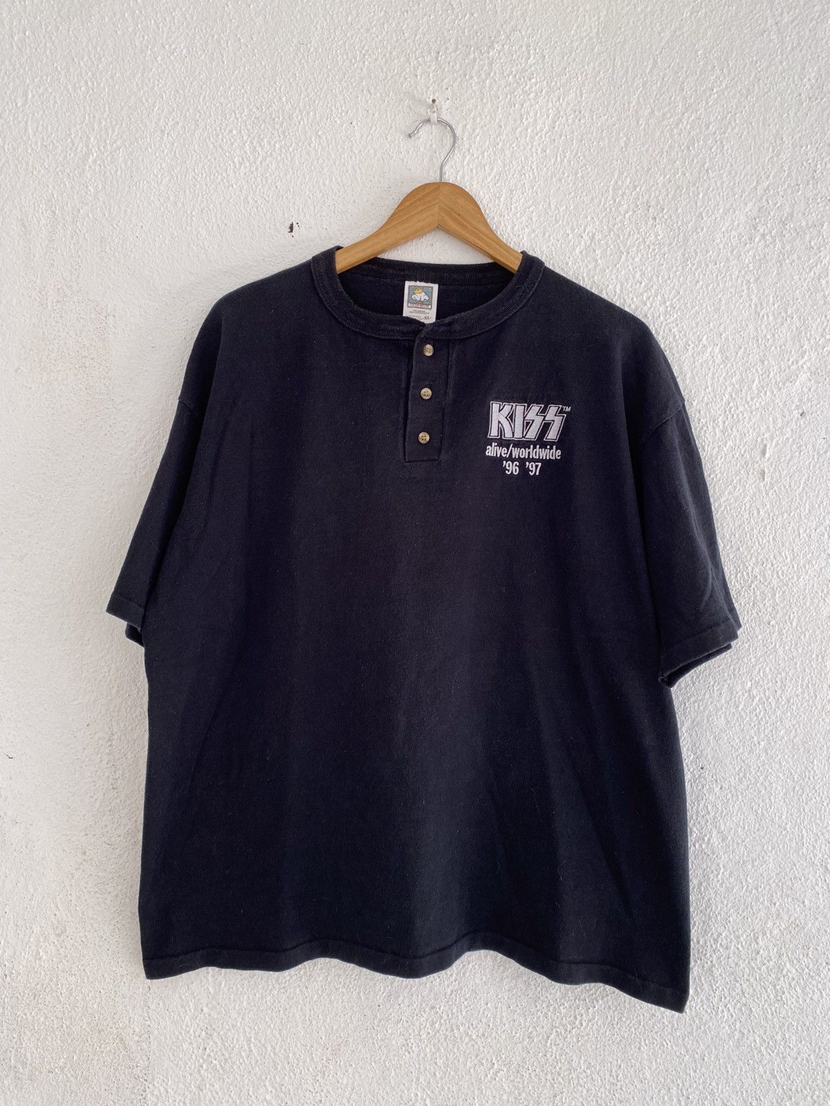 image of Band Tees x Vintage Kiss Button Up Alive Worldwide 1996-97 in Black, Men's (Size XL)