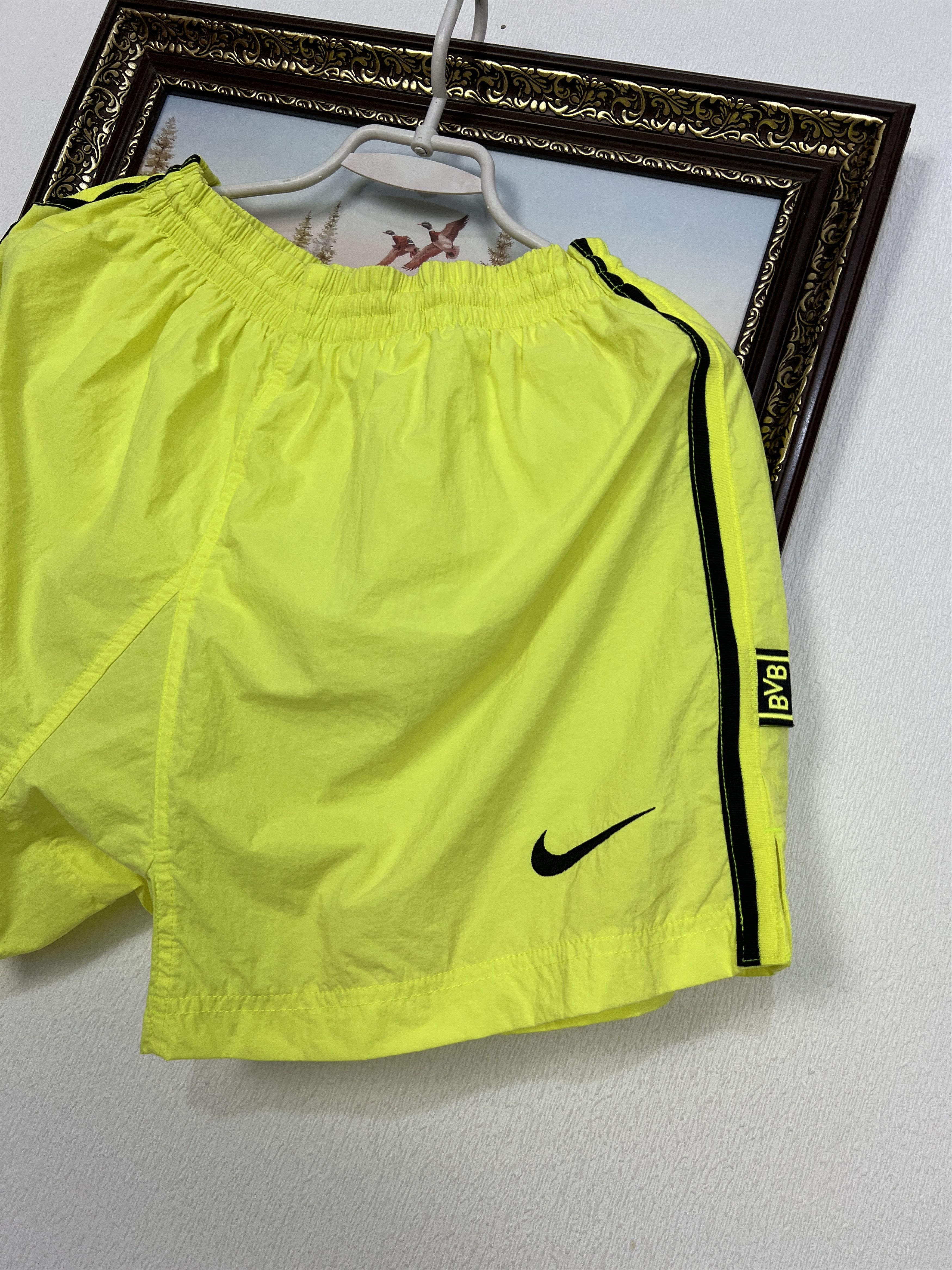 Nike Vintage 90's Nike Borussia Dortmund Football Shorts Soccer Size US 34 / EU 50 - 2 Thumbnail