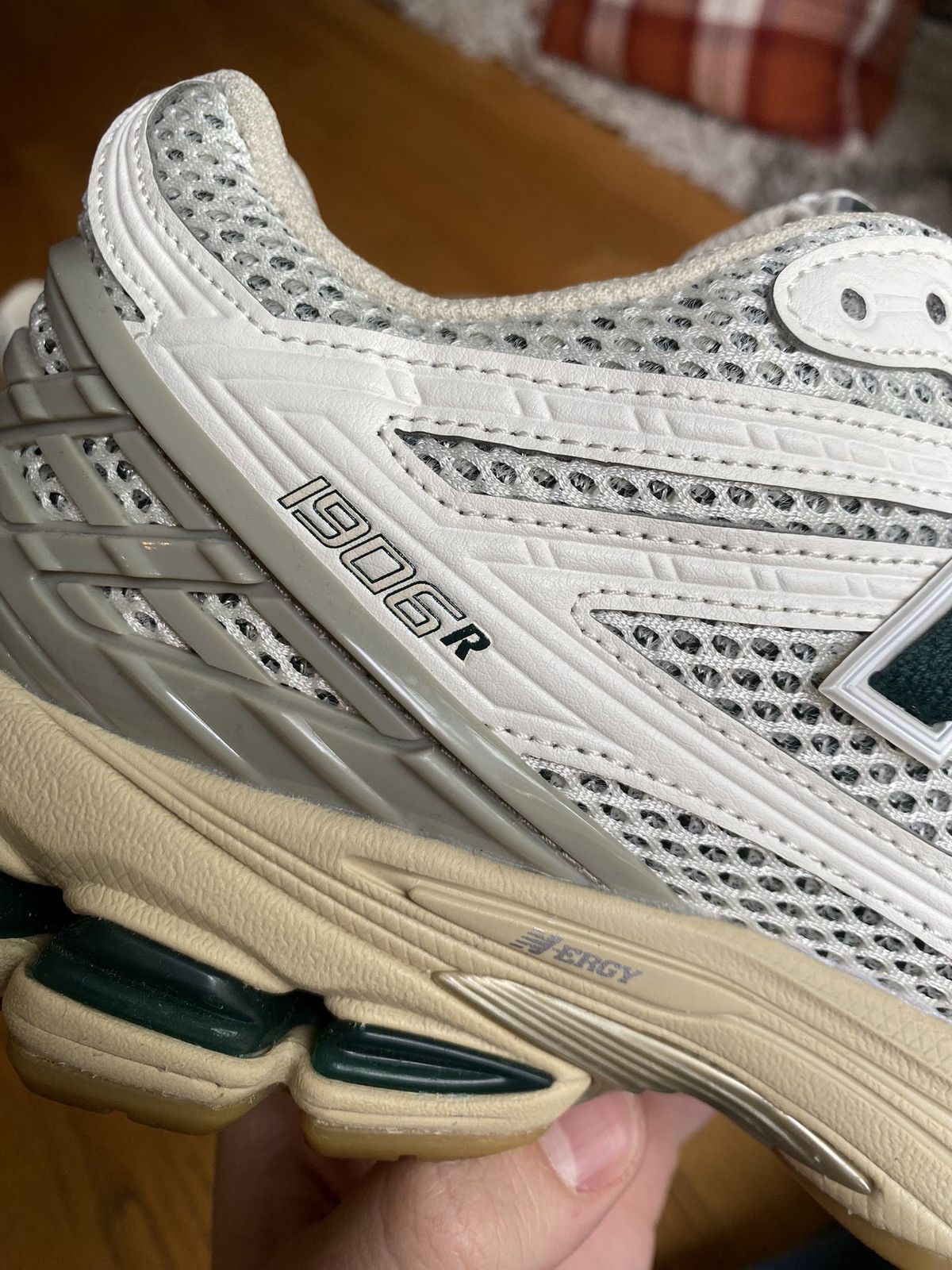 New Balance New Balance 1906R ‘White/Green’ US10 Size US 10 / EU 43 - 9 Thumbnail