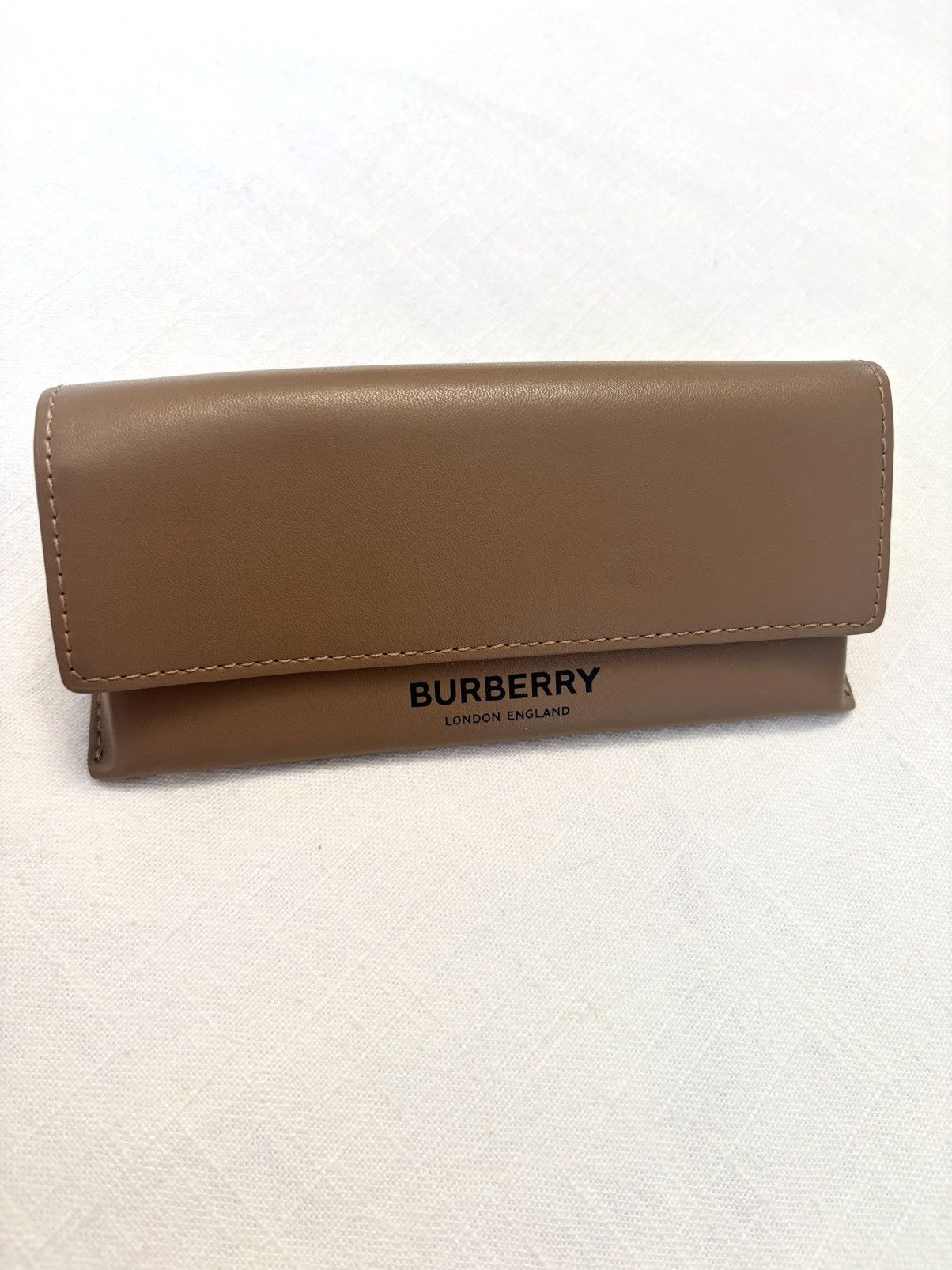 Burberry Burberry Sunglasses Size ONE SIZE - 4 Thumbnail