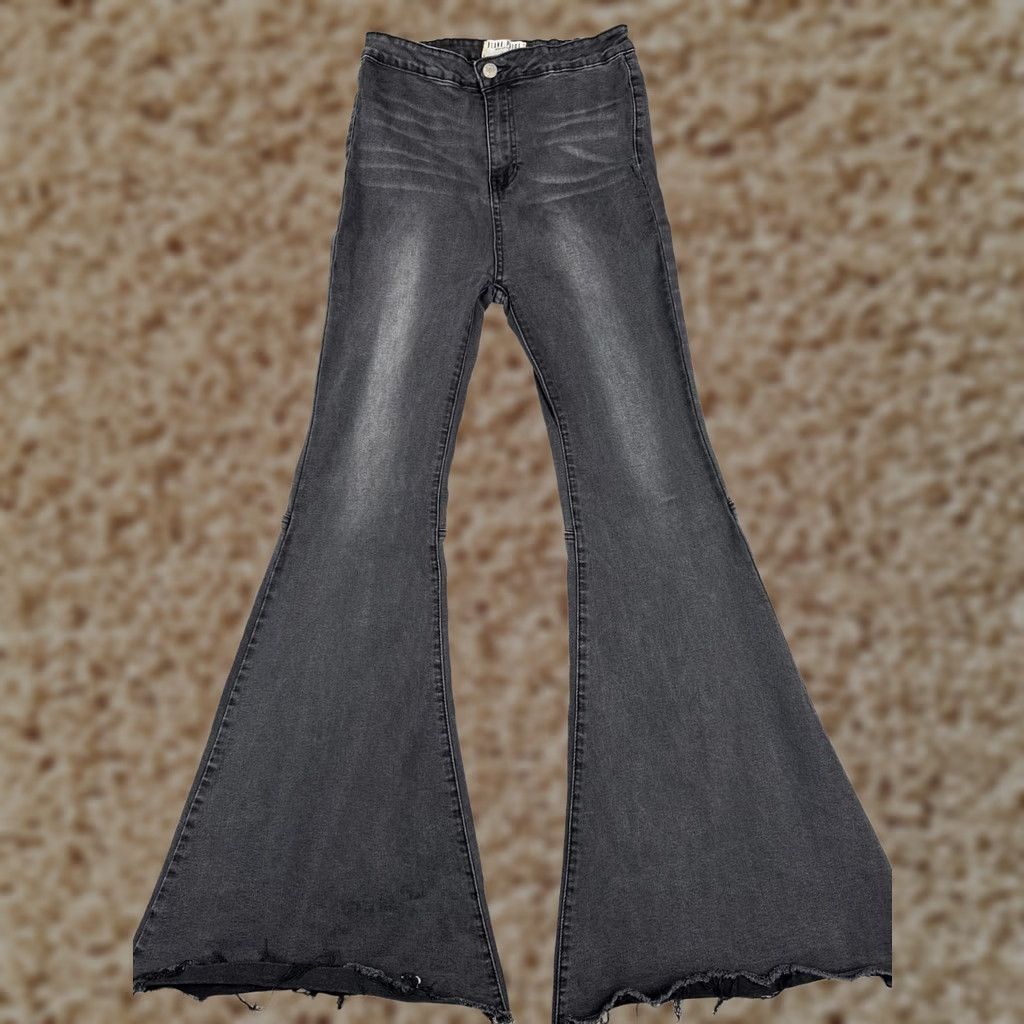 Free People Free People Jeans Women 24 Black Denim Flared High Rise Wide Leg 30 Inseam 24x30 Vintage No Size 42" / US 20 - 1 Thumbnail