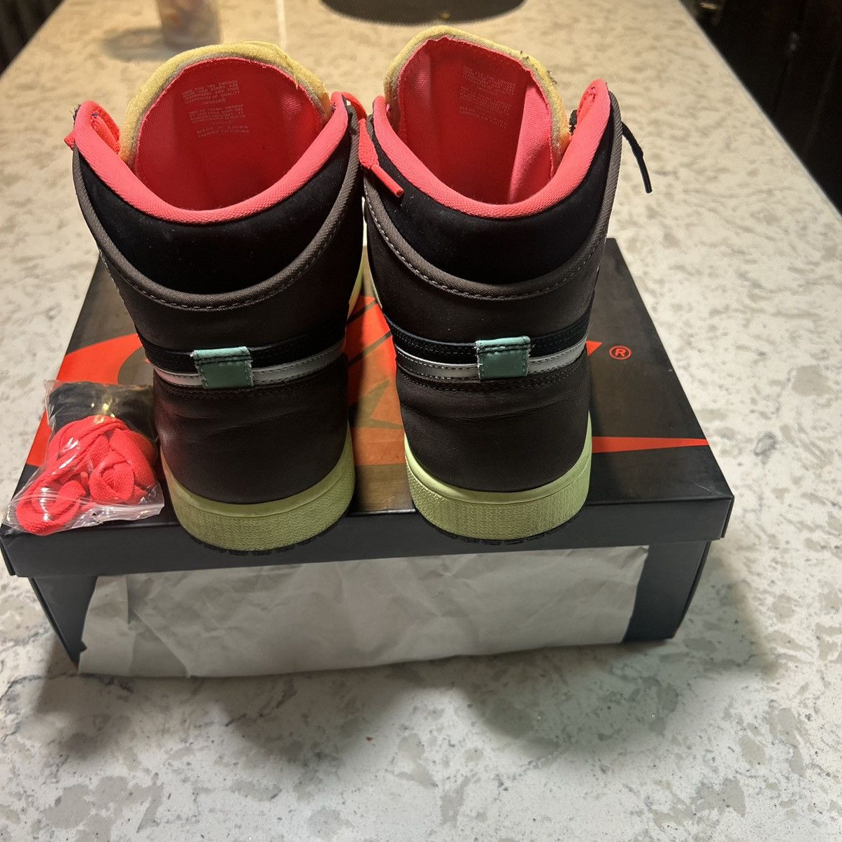 Jordan Brand × Nike Air Jordan 1 Retro High 'Tokyo Bio Hack' Size US 9.5 / EU 42-43 - 2 Thumbnail