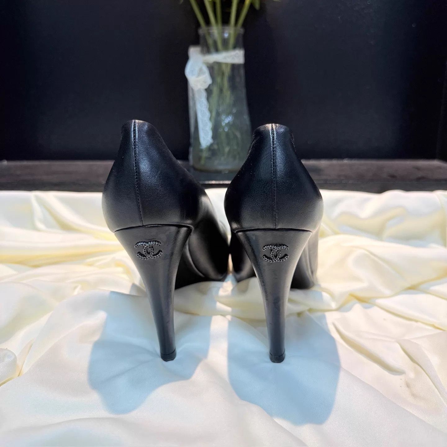 Chanel CHANEL CC Black Colorblock Heels 36 95 New Size US 5.5 / IT 35.5 - 3 Thumbnail
