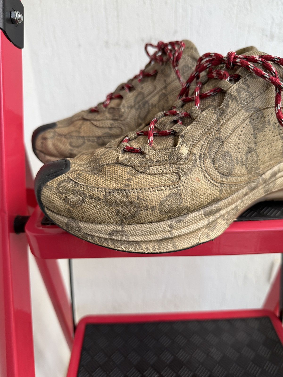 Gucci Gg monogram Run sneaker Size US 9.5 / EU 42-43 - 2 Thumbnail