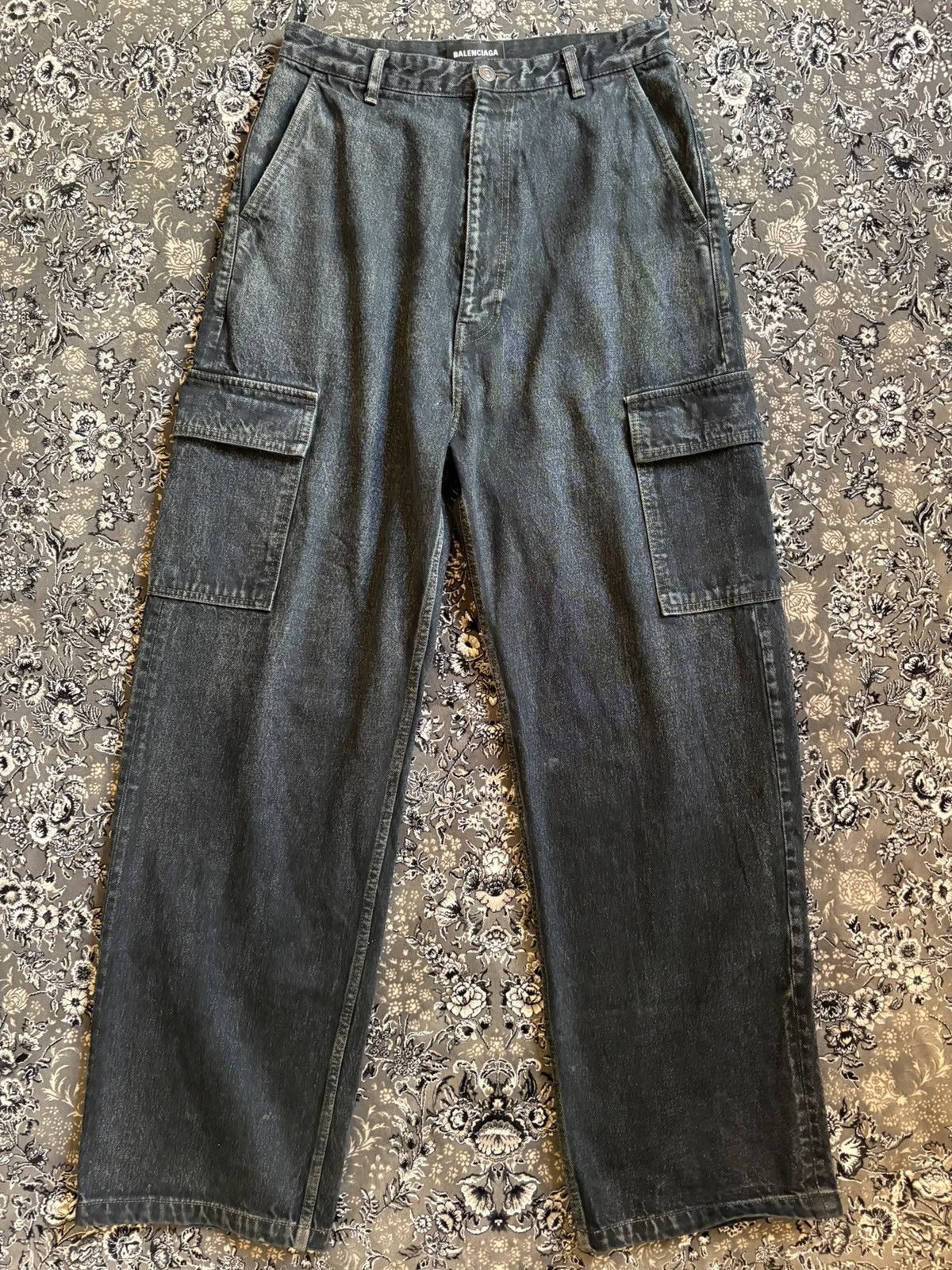 Balenciaga Balenciaga Wide Leg Cargo Jeans Size US 29 - 1 Thumbnail