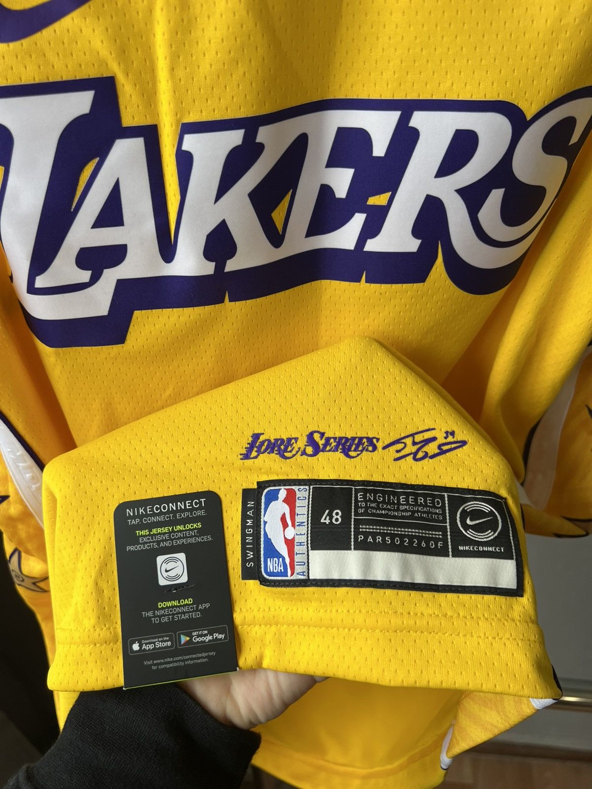 Nike NWT 2019 LOS ANGELES LAKERS NIKE BASKETBALL CITY JERSEY Size US L / EU 52-54 / 3 - 13 Thumbnail