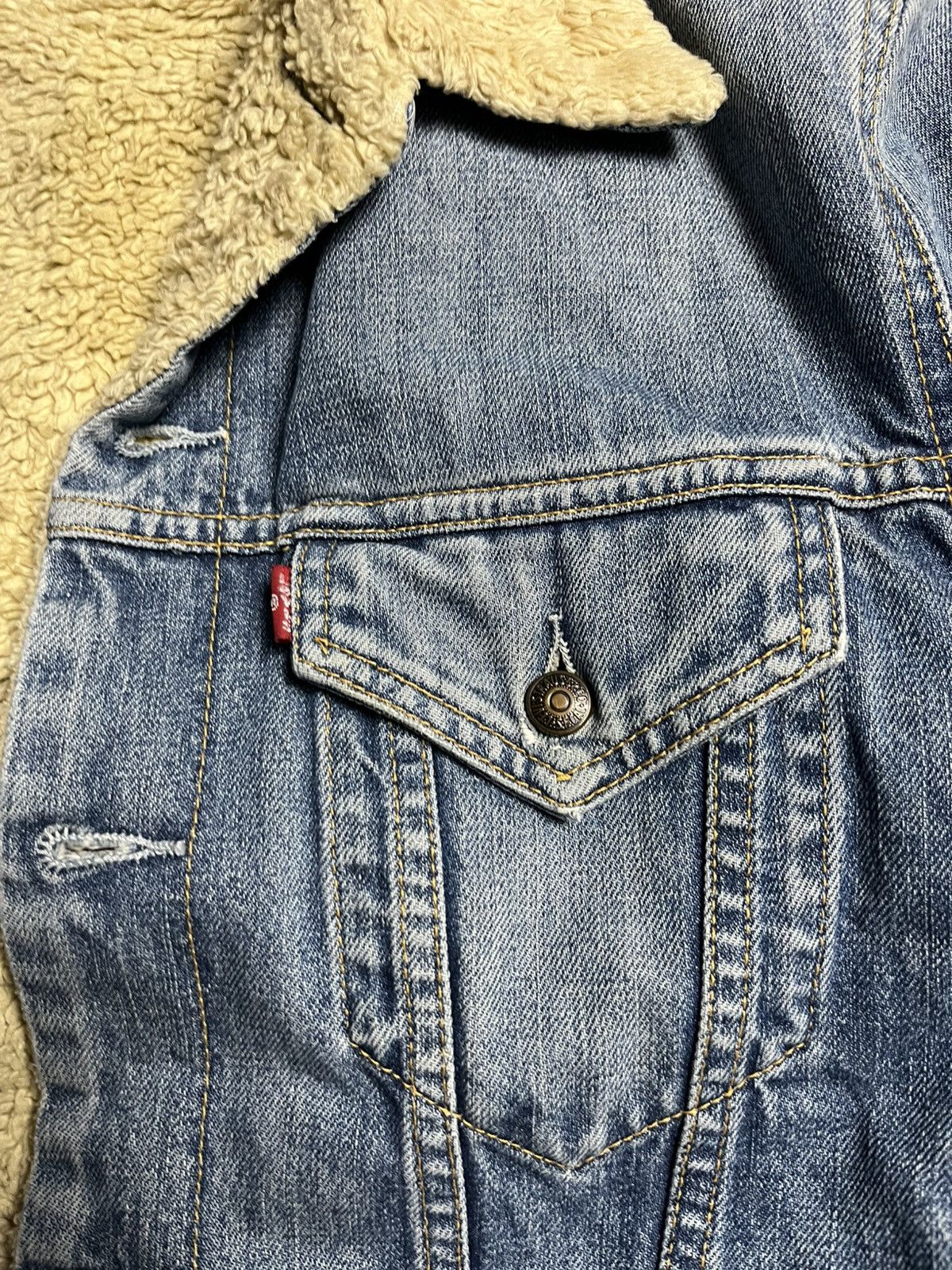 Levi's LEVIS VINTAGE Y2K FADED DENIM TRUCKER SHERPA JACKET Size US S / EU 44-46 / 1 - 6 Thumbnail