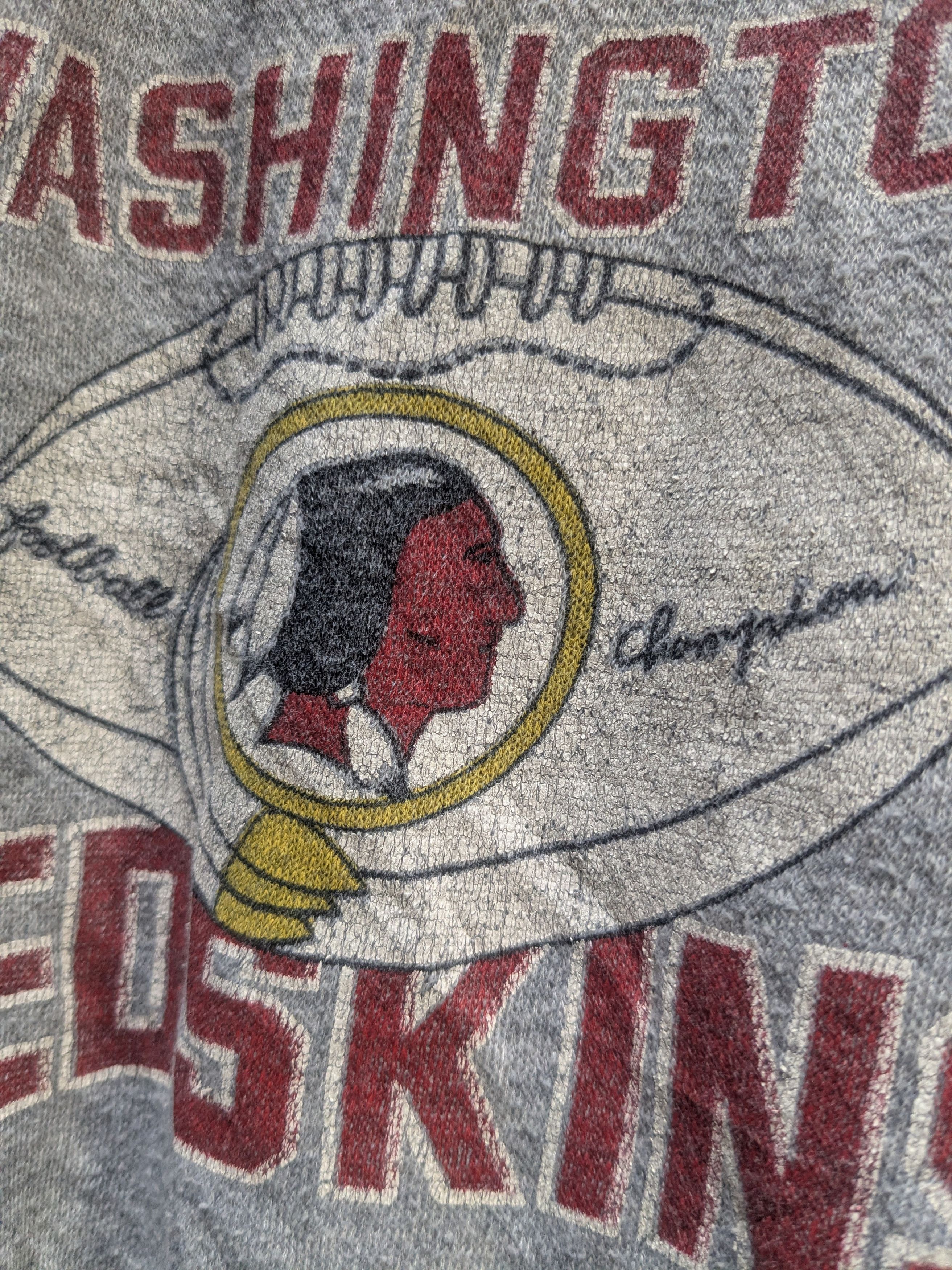 Vintage Washington Redskins raglan t-shirt 1980s. Made in taiwan Size US M / EU 48-50 / 2 - 8 Thumbnail