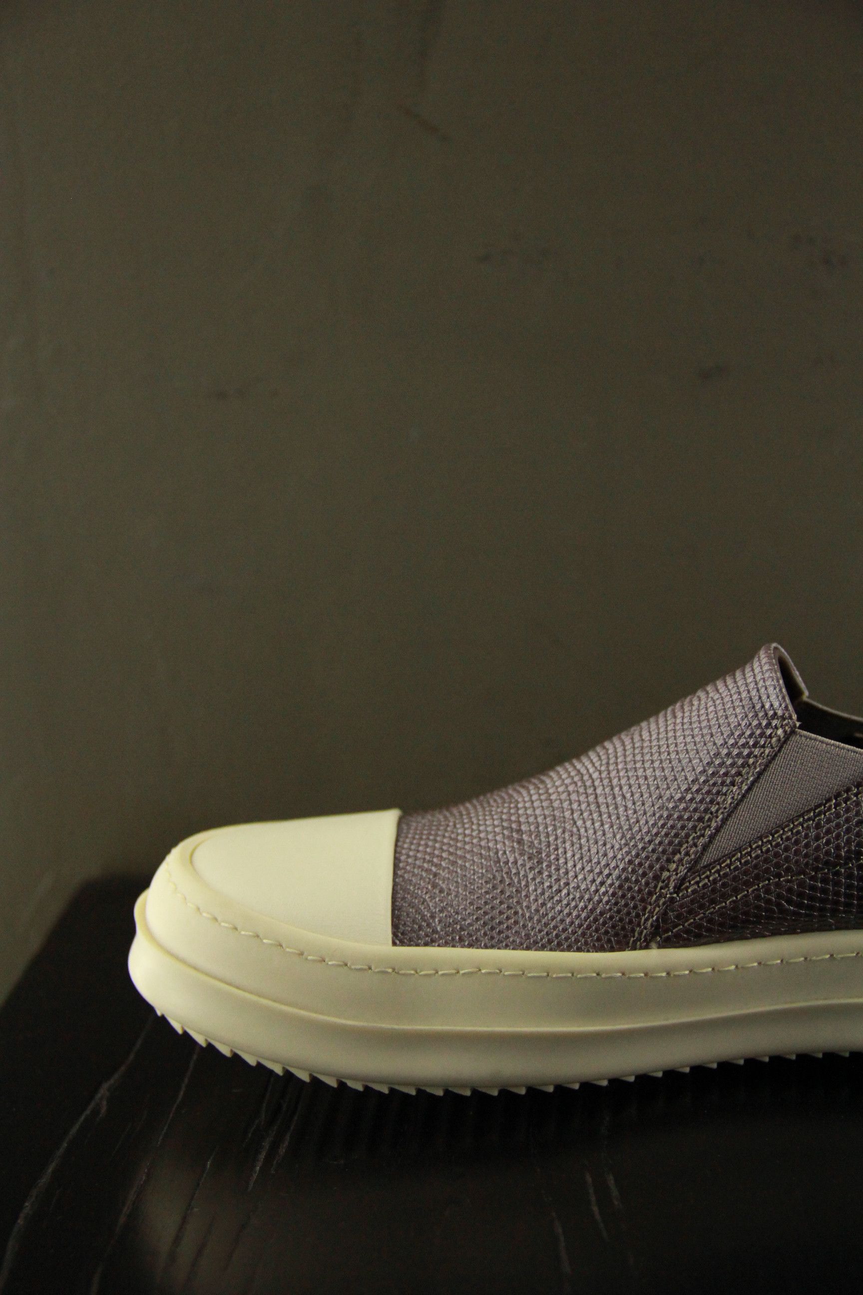 Rick Owens Rick Owens Rose Gold Lizard Skin Slip-Ons Size US 6 / EU 39 - 10 Thumbnail