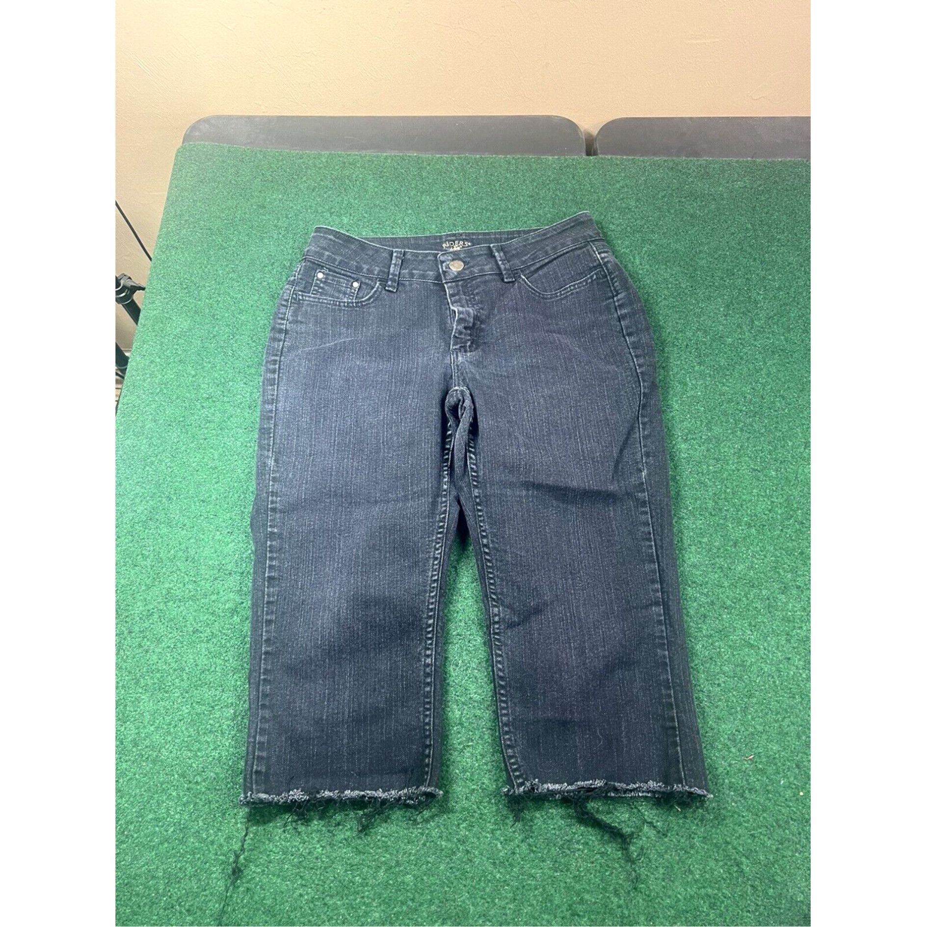 Lee Lee Riders Relaxed Capri Jeans Women's 10 M Dark Wash Denim Stretch 30x17 Size 32" / US 10 / IT 46 - 1 Thumbnail