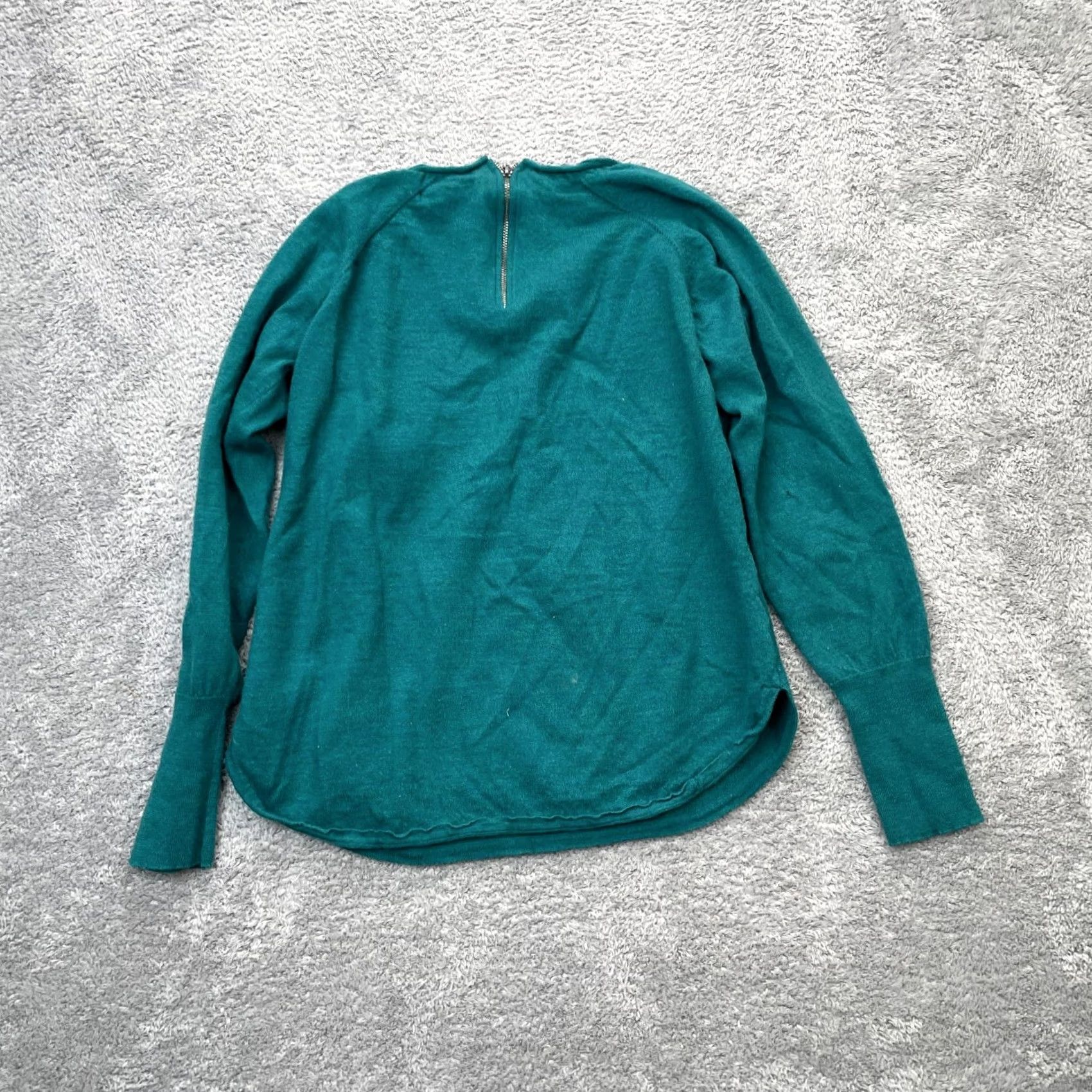 Vintage Tahari Sweater Womens L Blue Extrafine Merino Wool Knit Round Neck Back Zip Size L / US 10 / IT 46 - 2 Thumbnail