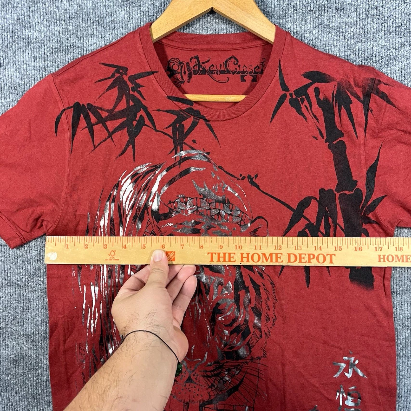 Vintage Key Closet Shirt Mens Medium Red Cross T-Shirt Y2K Grunge Art Vintage Tiger Size US M / EU 48-50 / 2 - 4 Thumbnail