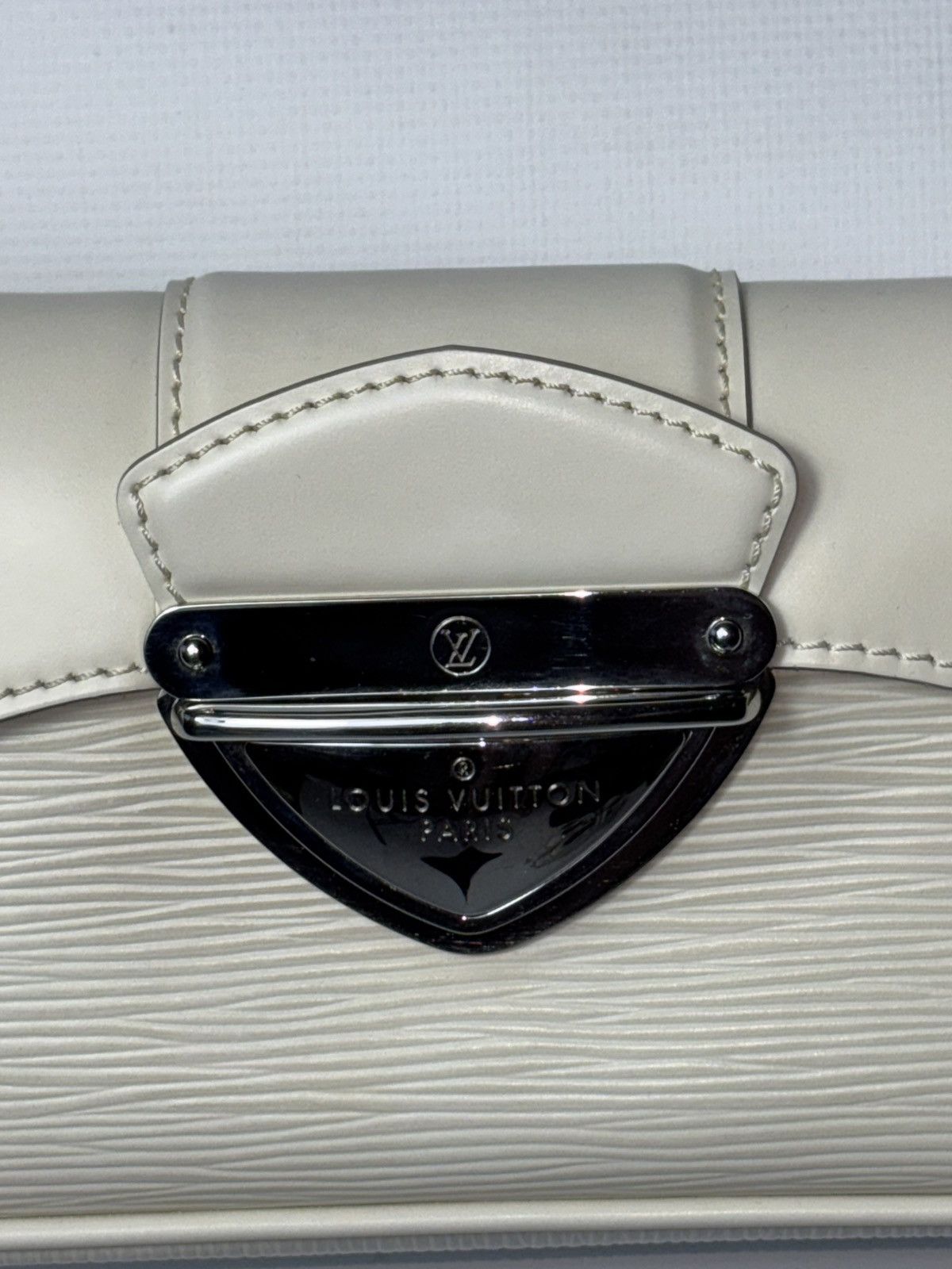 Louis Vuitton Louis Vuitton Pochette Montaigne leather bag Size ONE SIZE - 6 Thumbnail