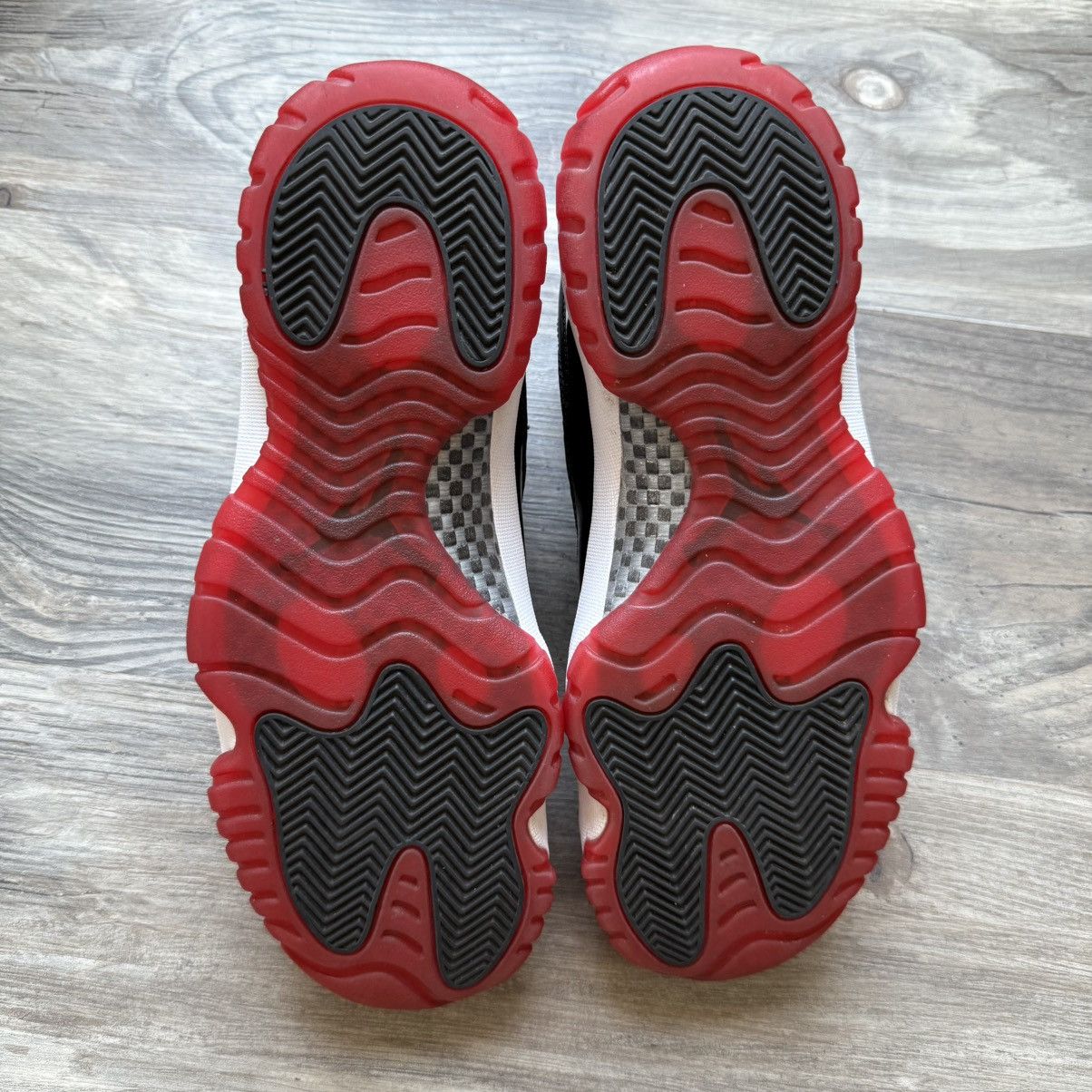 Jordan Brand × Nike A/W 2012 Nike Air Jordan 11 Retro "Bred" Size US 9.5 / EU 42-43 - 6 Thumbnail
