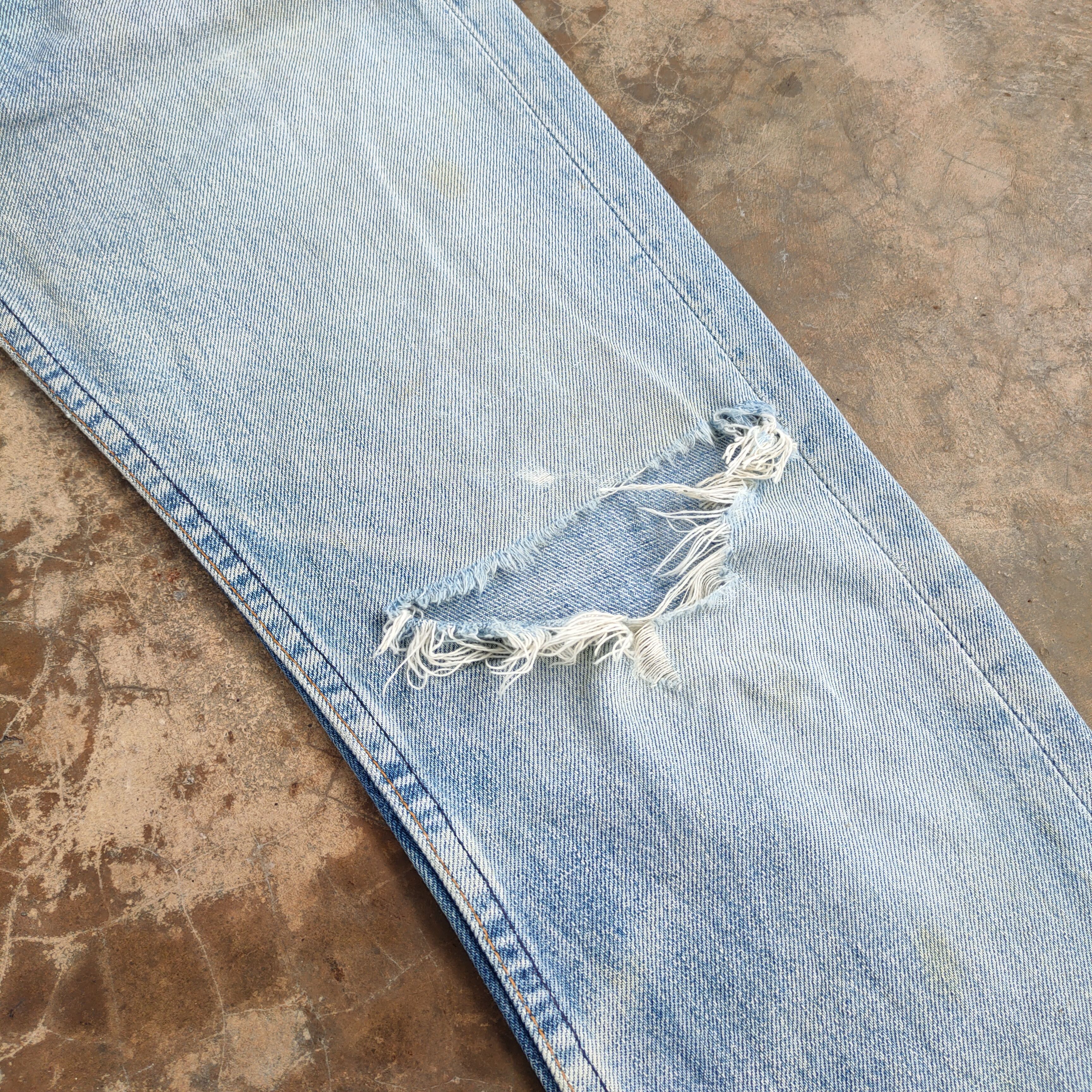 Levi's Vintage Clothing Vintage Levis 505 Faded Distressed denim jeans pants Size US 28 / EU 44 - 6 Thumbnail