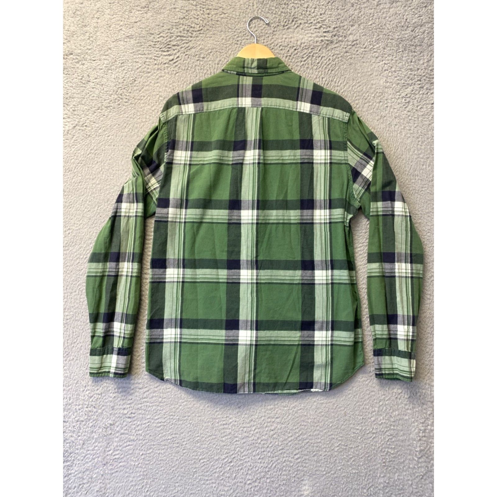 J.Crew J. Crew Button Shirt Men’s M Green White Madras Plaid Lightweight Button-Up Long Sleeve Collared Spread Cotton Regular Classic Mens Size US M / EU 48-50 / 2 - 7 Thumbnail