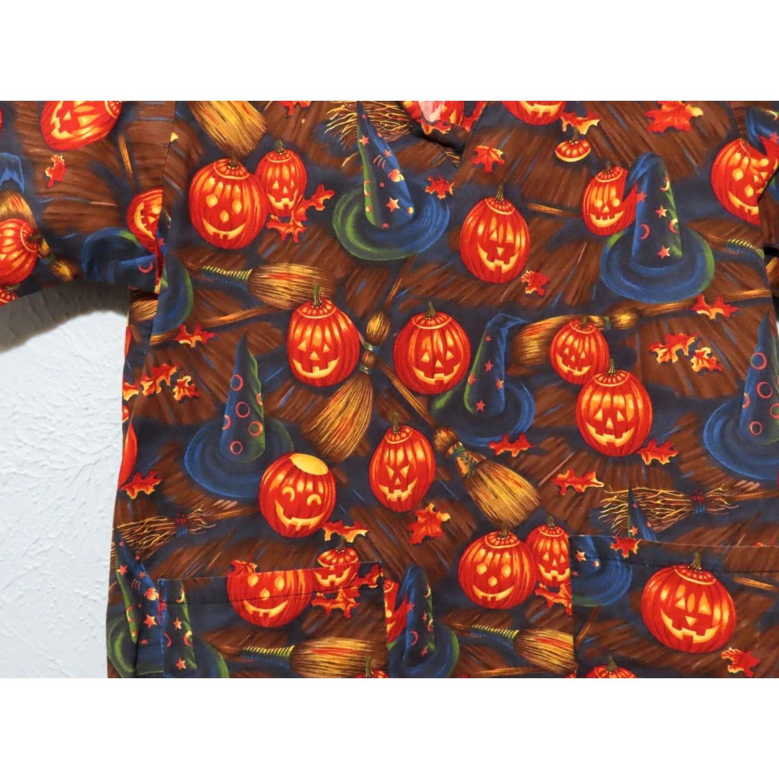 Vintage READ Halloween Jack O Lantern Women XL Scrub Top Hello Kitty Patterned Black Medical Size XL / US 12-14 / IT 48-50 - 2 Thumbnail