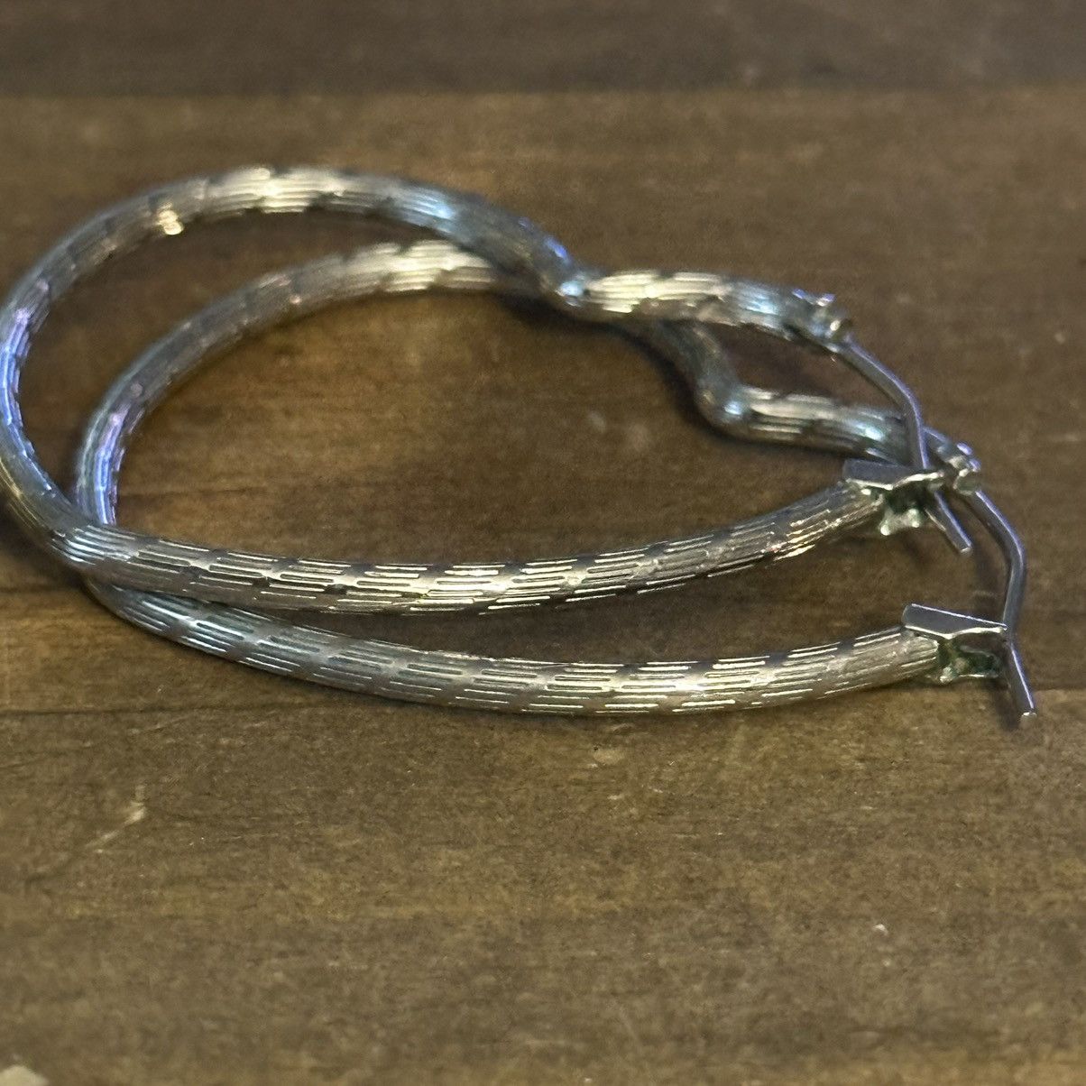 Other Silver tone heart shaped hoop earrings Size ONE SIZE - 2 Thumbnail