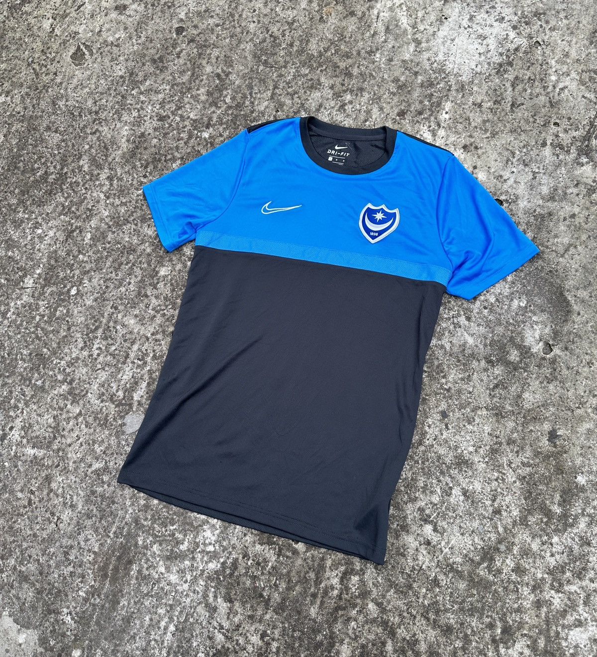 Nike × Vintage Vintage Nike Portsmouth Soccer Jersey Blokecore Rare Style M Size US M / EU 48-50 / 2 - 1 Thumbnail