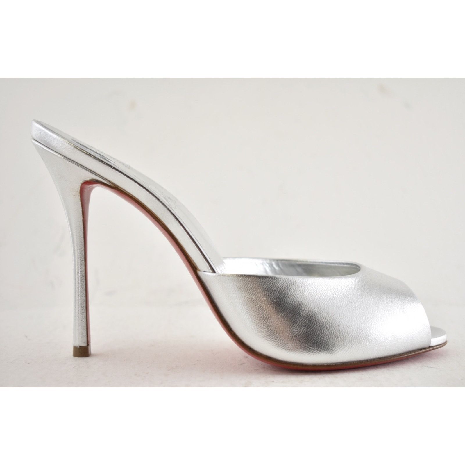 Christian Louboutin Christian Louboutin Me Dolly Silver Nappa Backless Mule 39 Size US 9 / IT 39 - 2 Thumbnail