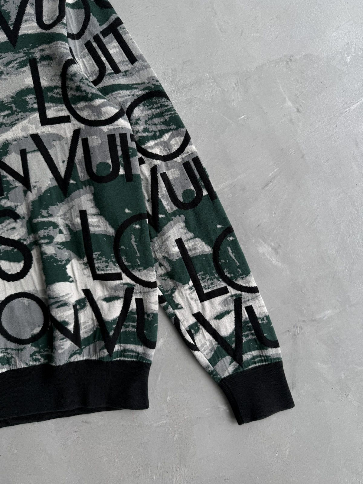Louis Vuitton Louis Vuitton - Camou Script Knit Crewneck Size US XL / EU 56 / 4 - 5 Thumbnail