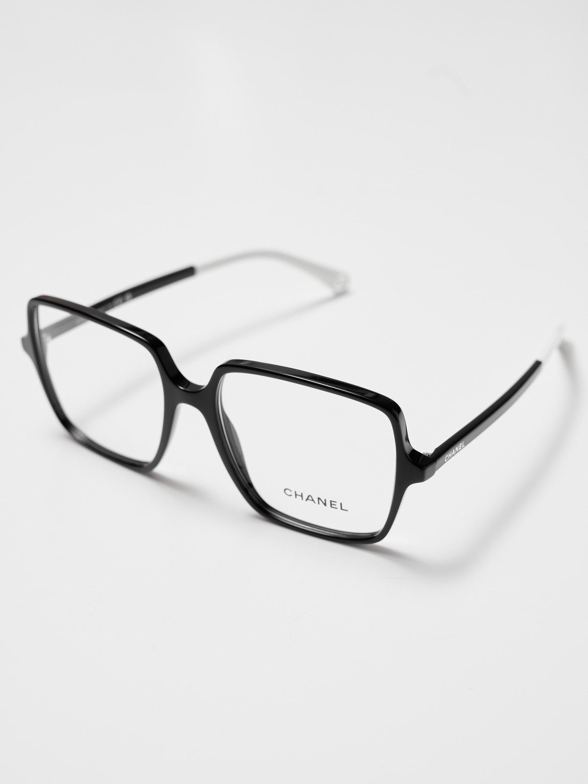 Chanel Chanel 0CH3448 1656 black white Size ONE SIZE - 1 Thumbnail