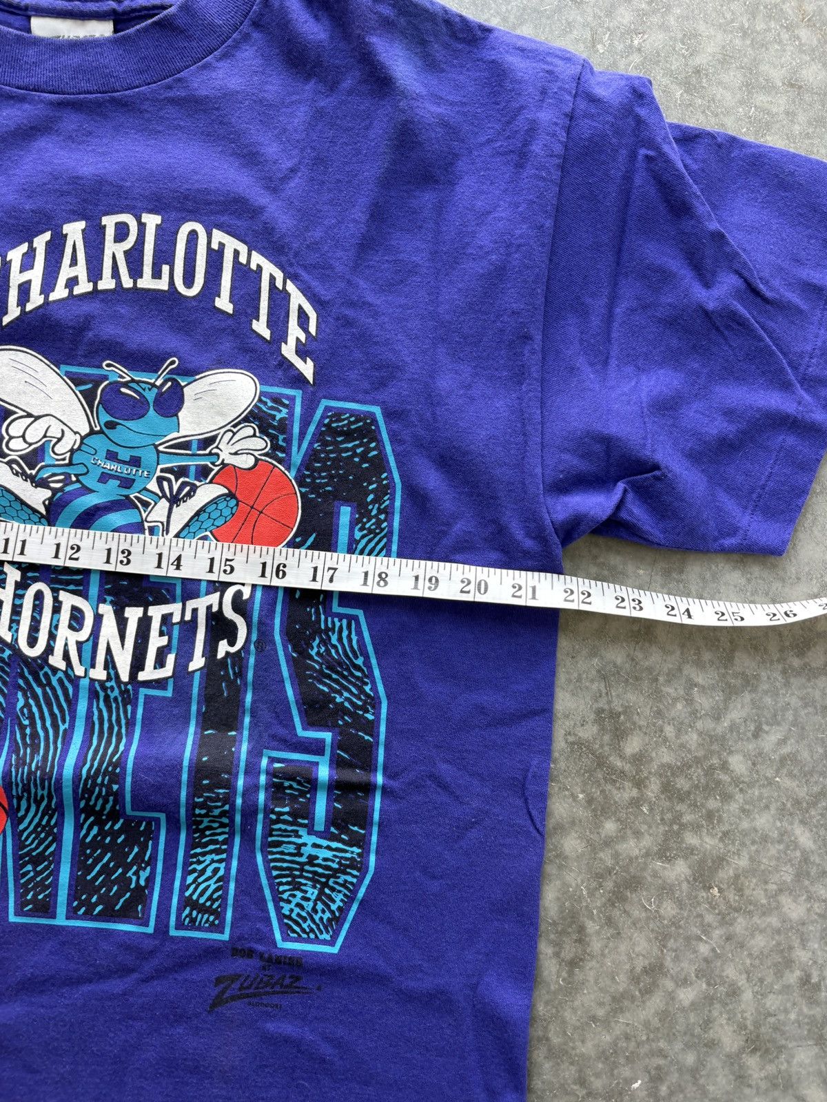 Zubaz Vintage 90s Charlotte Hornets Graphic Tee Size US L / EU 52-54 / 3 - 8 Thumbnail