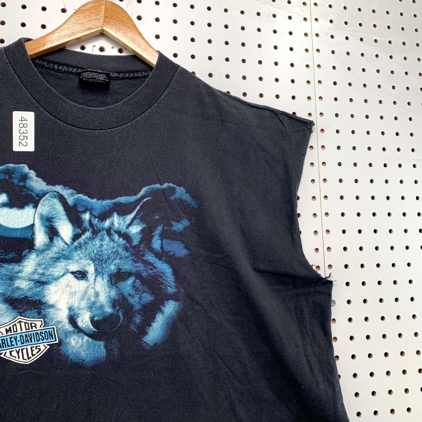 Harley Davidson VINTAGE Harley-Davidson T Shirt Mens 2XL Black Wolf Moon Sleeveless 90s USA Shirt Mens Wolf Moon Graphic Print Logo USA Animals Size US XXL / EU 58 / 5 - 7 Thumbnail