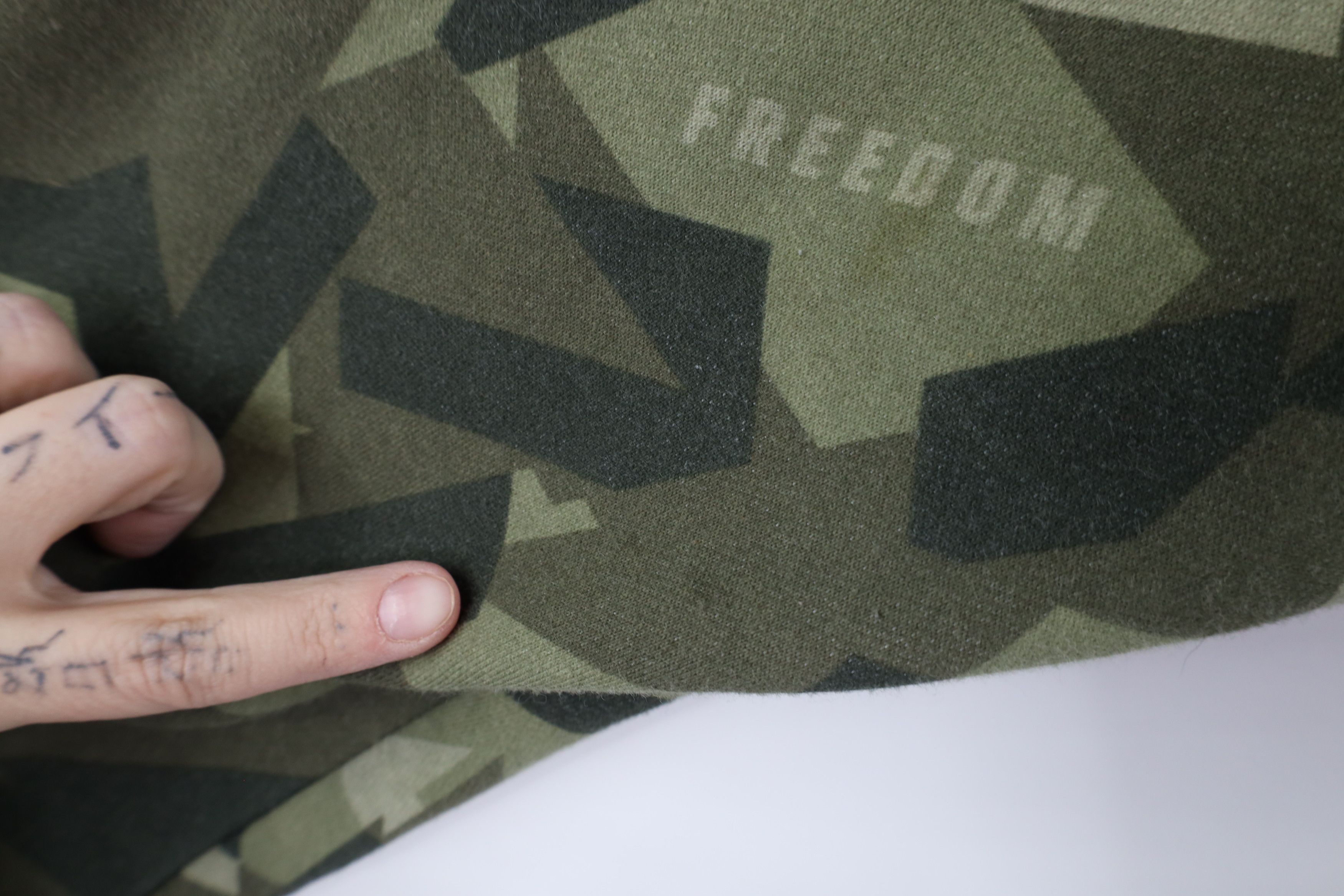 Under Armour × Vintage Under Armour Freedom Flag Camouflage Hoodie Sweatshirt Size US L / EU 52-54 / 3 - 8 Thumbnail