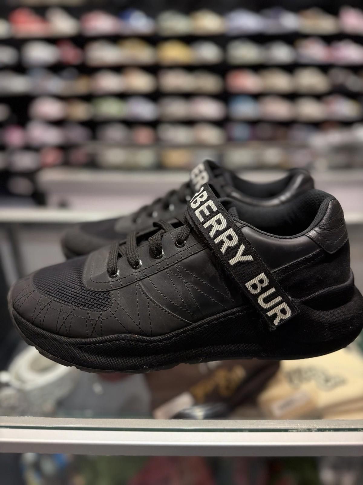 Burberry Burberry Ronnie Sneaker | Size 11US/44EU Black Size US 11 / EU 44 - 4 Thumbnail