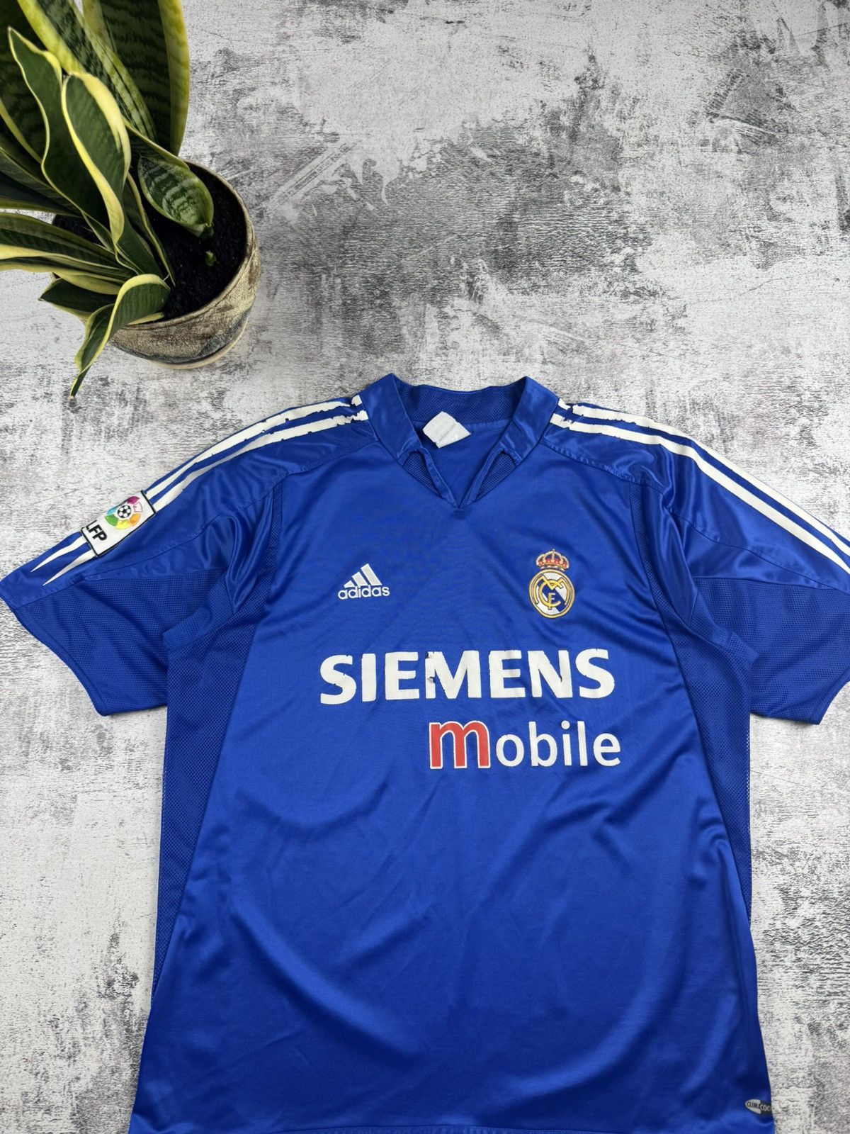 Adidas × Vintage Real Madrid 2004/2005 Adidas Third Kit 3 La Liga Jersey Blockcore T Shirt Tee Size US M / EU 48-50 / 2 - 4 Thumbnail