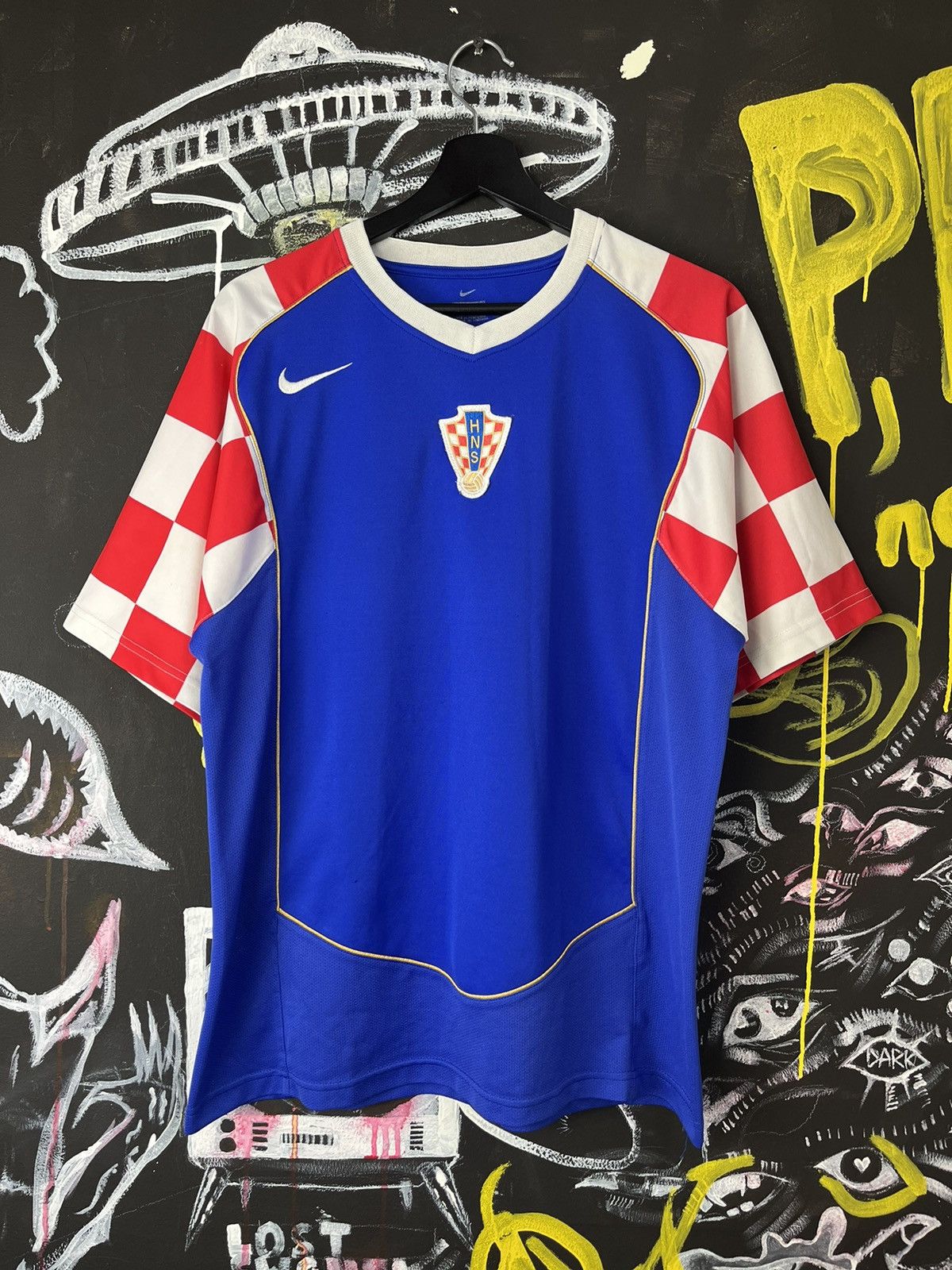 Vintage Vintage NWT Nike Croatia HNS Euro 2004/2006 Away Jersey Size US M / EU 48-50 / 2 - 1 Thumbnail