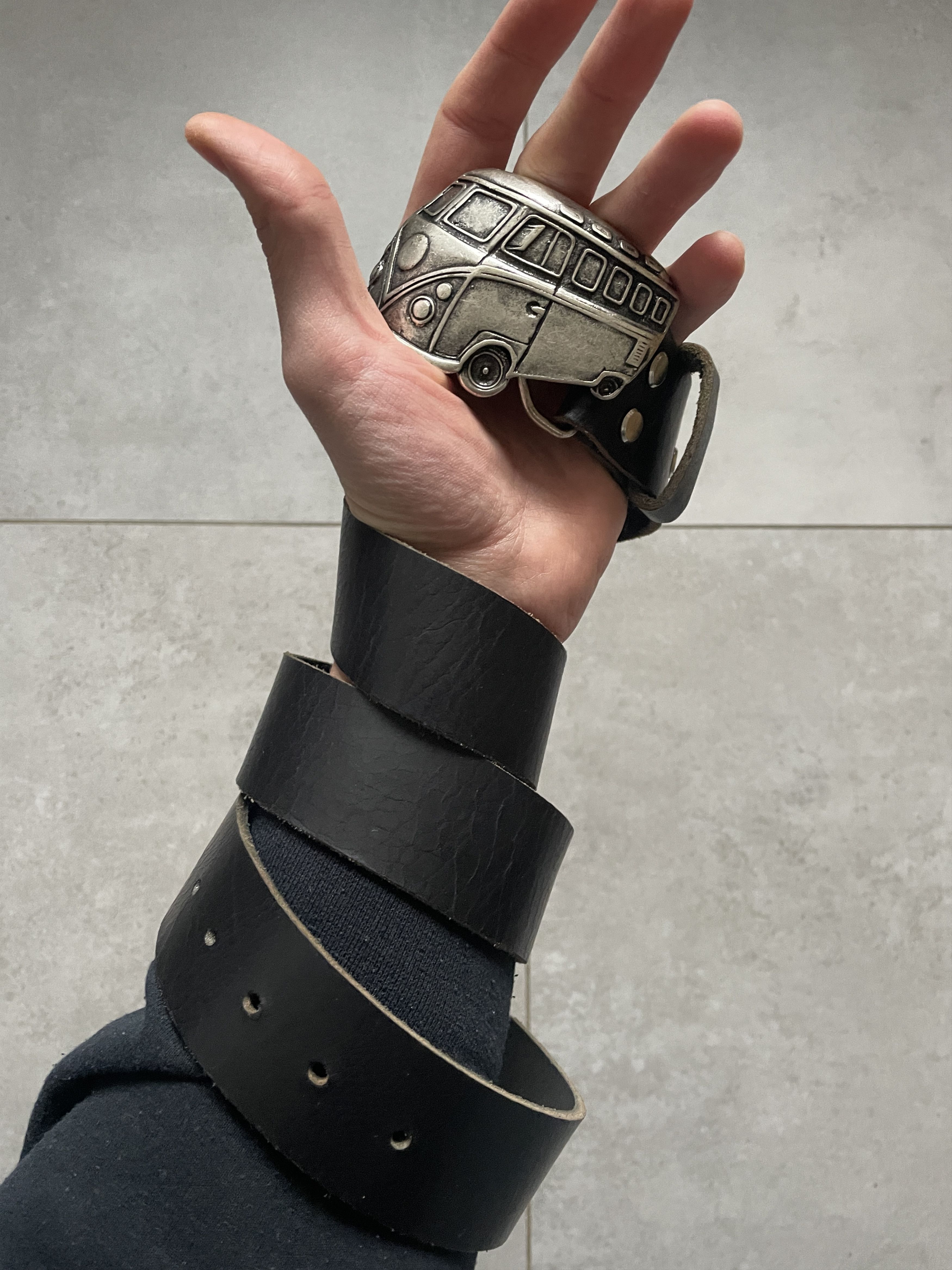 Band Tees × Vintage Y2K VOLKSWAGEN TRANSPORTER HIPPIE BUCKLE LEATHER BELT Size ONE SIZE - 1 Thumbnail