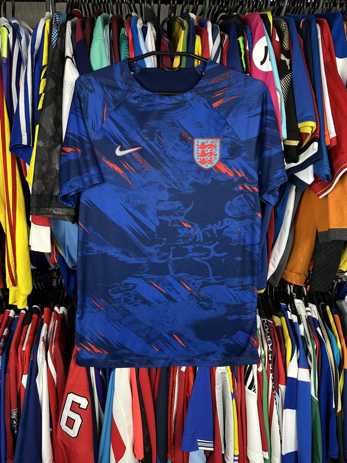 Nike NIKE ENGLAND 2022/23 PRE-MATCH FOOTBALL JERSEY SOCCER SHIRT Size US M / EU 48-50 / 2 - 1 Thumbnail