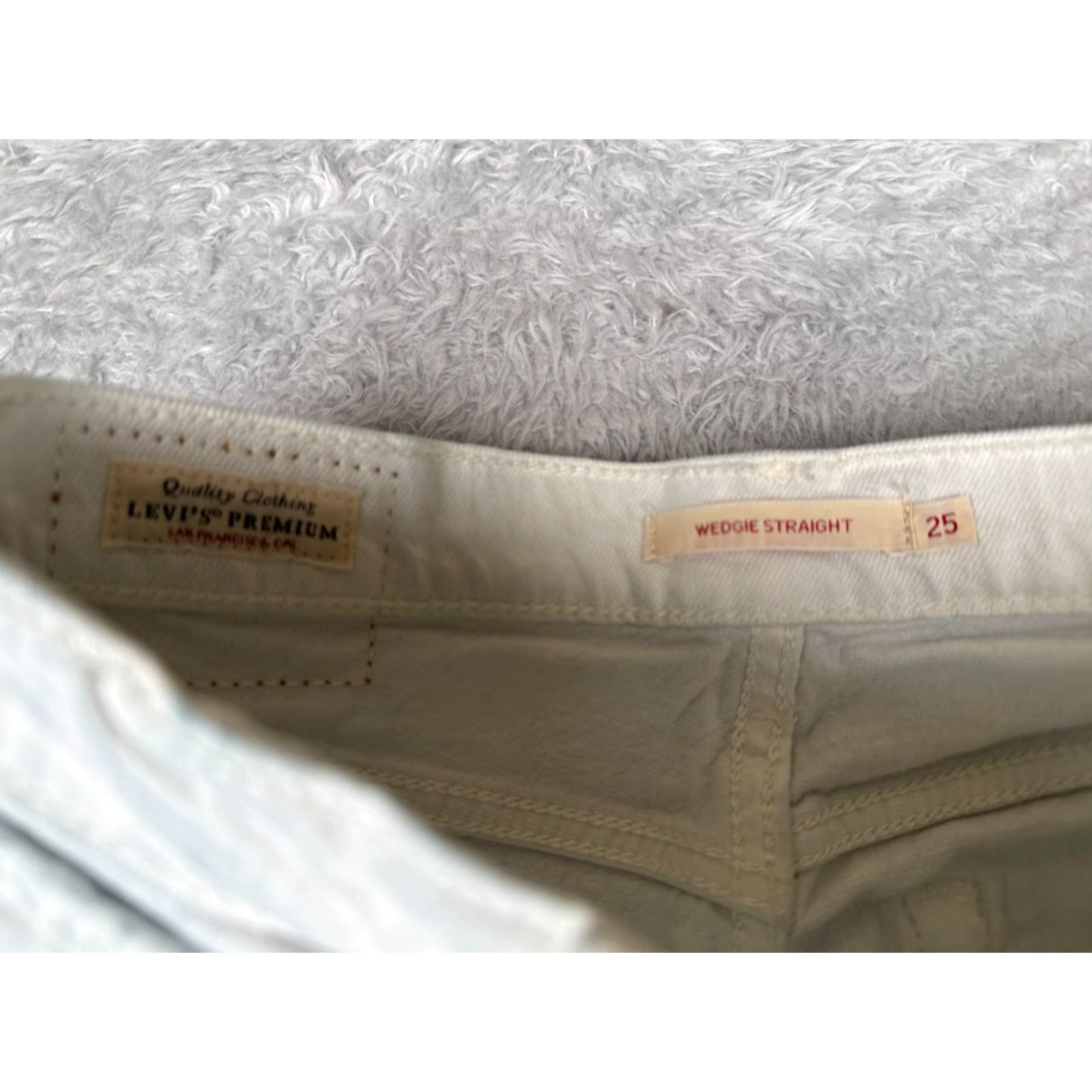 Levi's VINTAGE Levis Premium Jeans Womens 25 Blue Denim Big E Wedgie Straight High Rise 25x23 Jeans Size 42" / US 20 - 6 Thumbnail