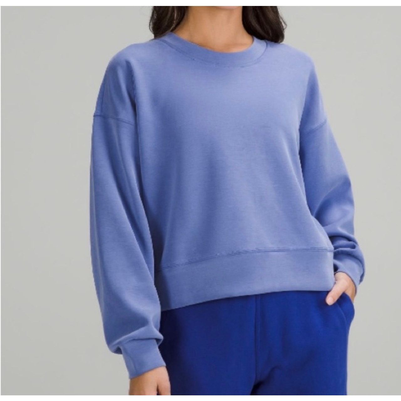Lululemon Lululemon Perfectly Oversized Cropped Crew Wild Indigo Size M / US 6-8 / IT 42-44 - 1 Thumbnail