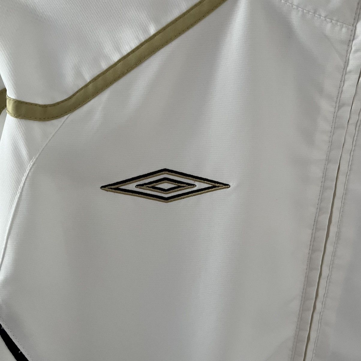 Umbro Vintage Umbro Olympique Lyonnaise White Football Zip Jacket Size US S / EU 44-46 / 1 - 3 Thumbnail