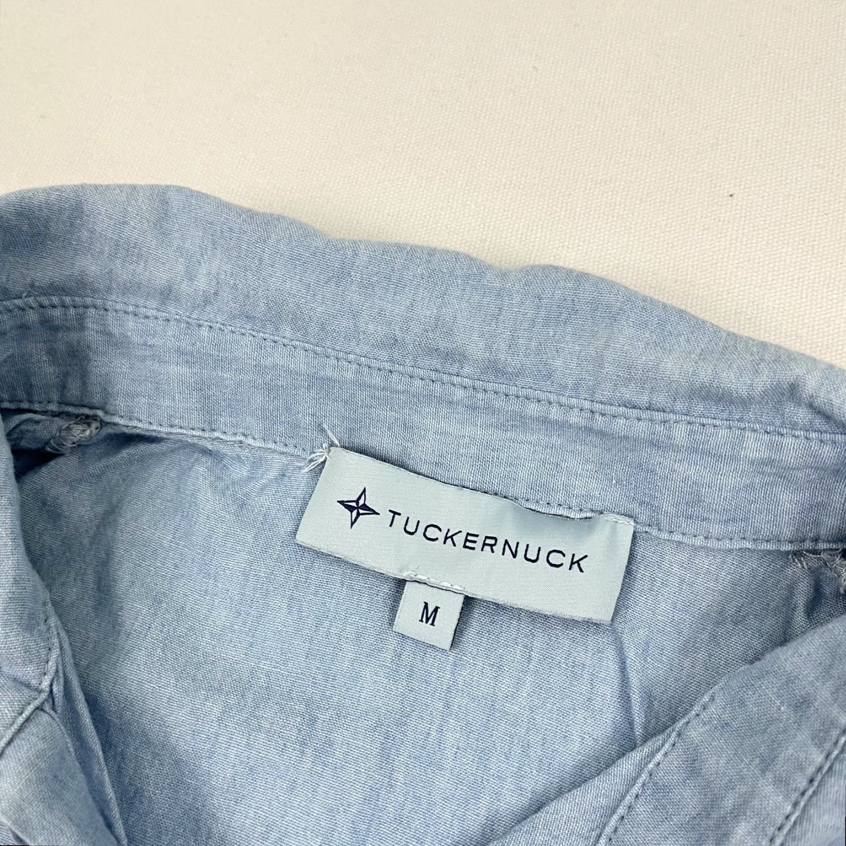 Vintage Tuckernuck Shirt Womens Medium Blue Chambray Button Front Career Coastal Blouse Size M / US 6-8 / IT 42-44 - 2 Thumbnail